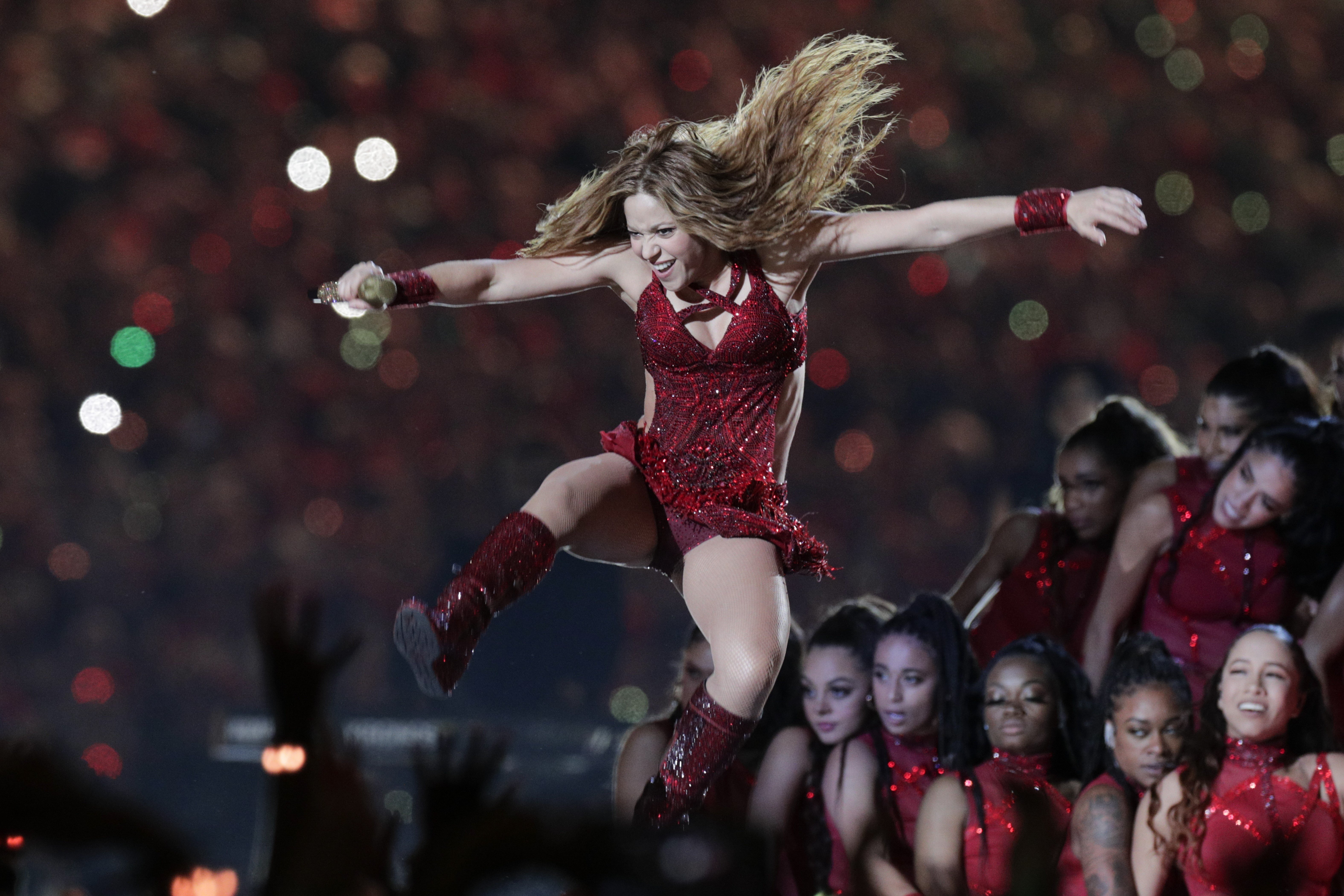 El increíble gesto de Shakira con la lengua en la Superbowl "¿Eso te hace Piqué?"