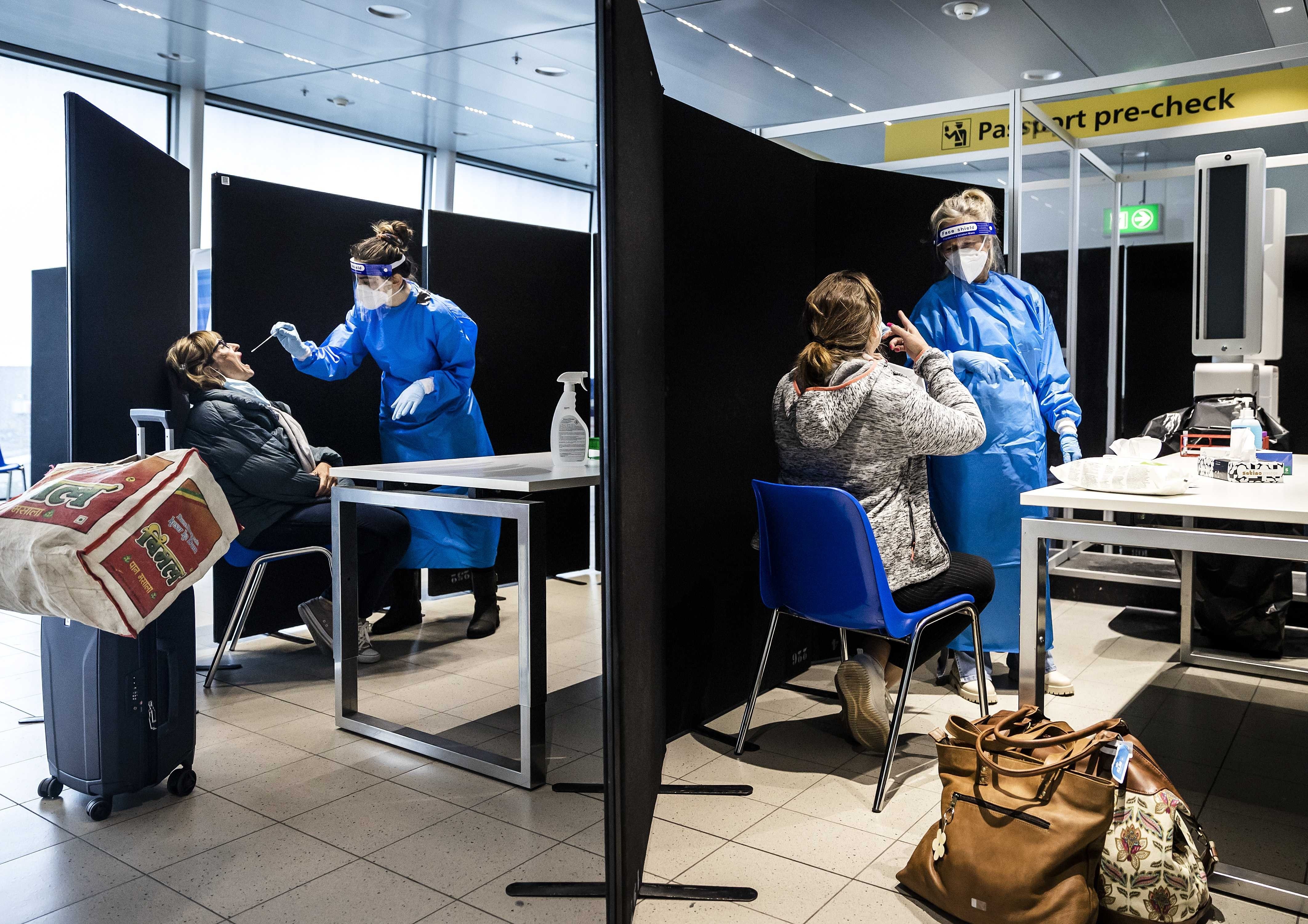 Els aeroports espanyols exigiran test Covid negatiu als viatgers de la Xina
