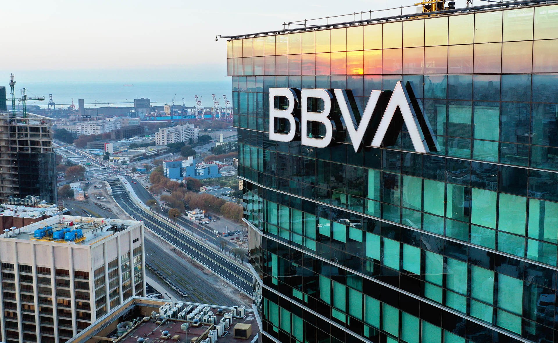 La banca española se resiste a pagar por los depósitos pese a que en Europa ya dan el 3%