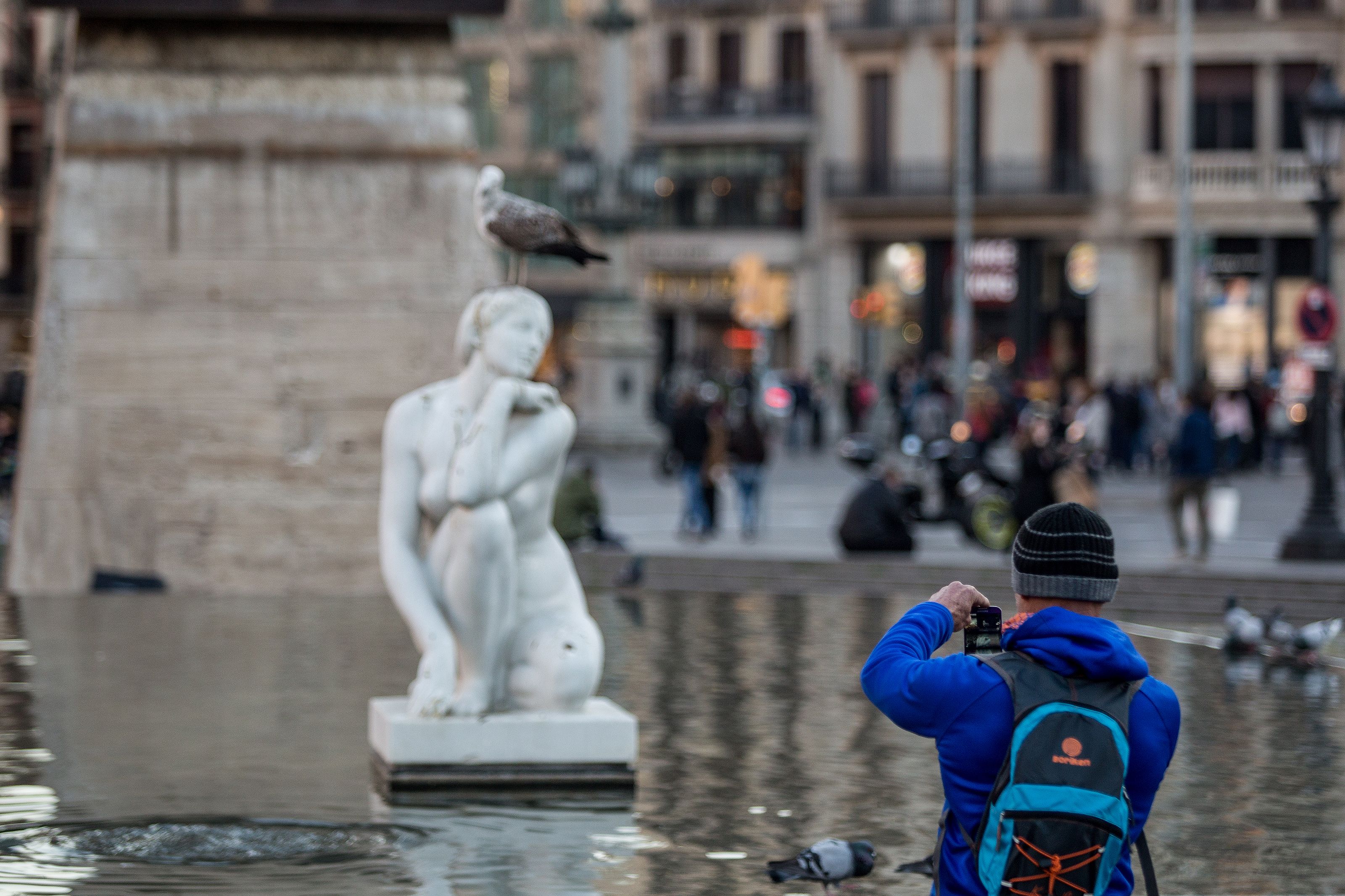 plaça catalunya turisme turista foto monument   carles palacio