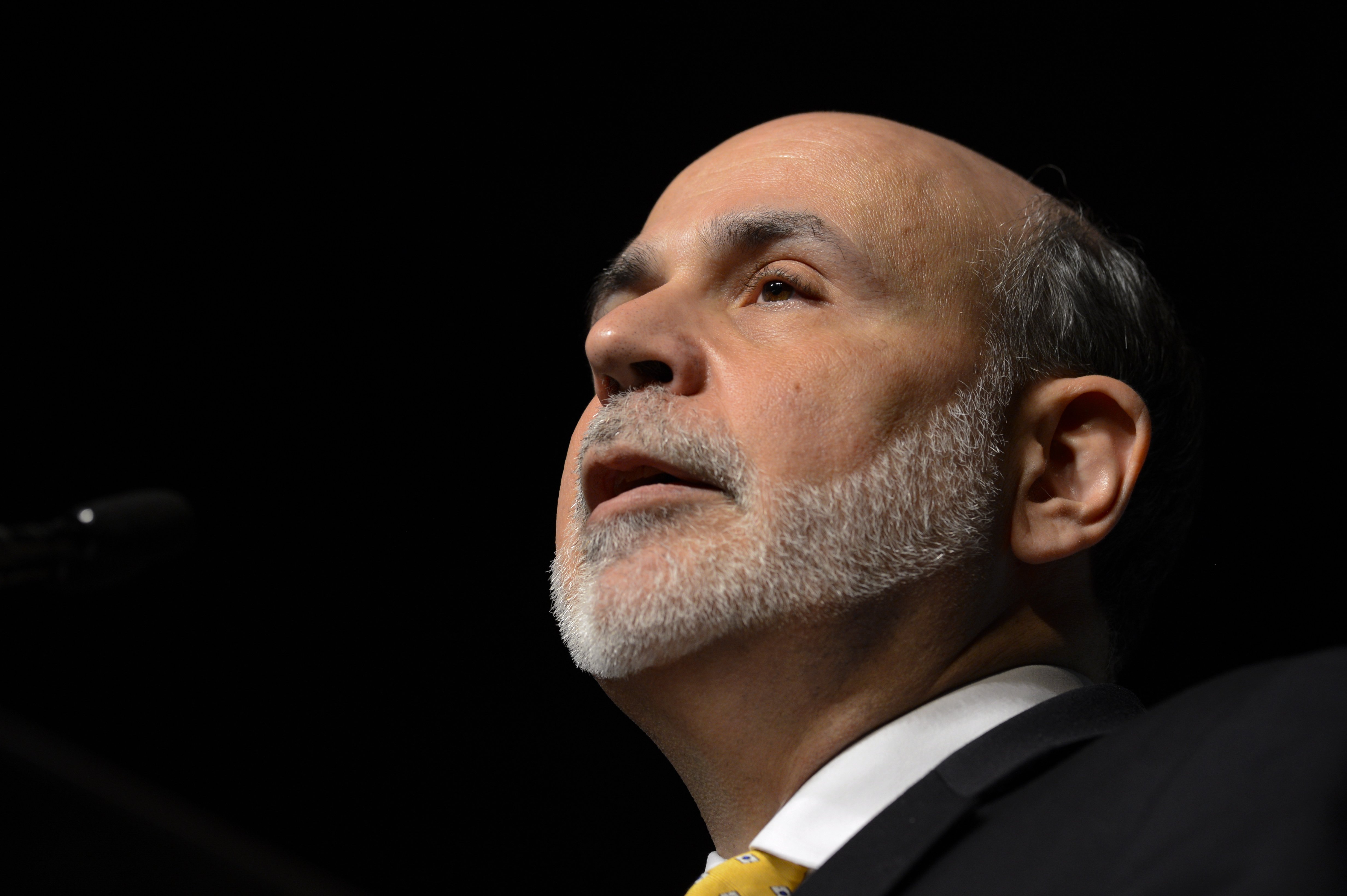 El nuevo Nobel de Economía, Ben Bernanke, pide regular la "banca en la sombra"