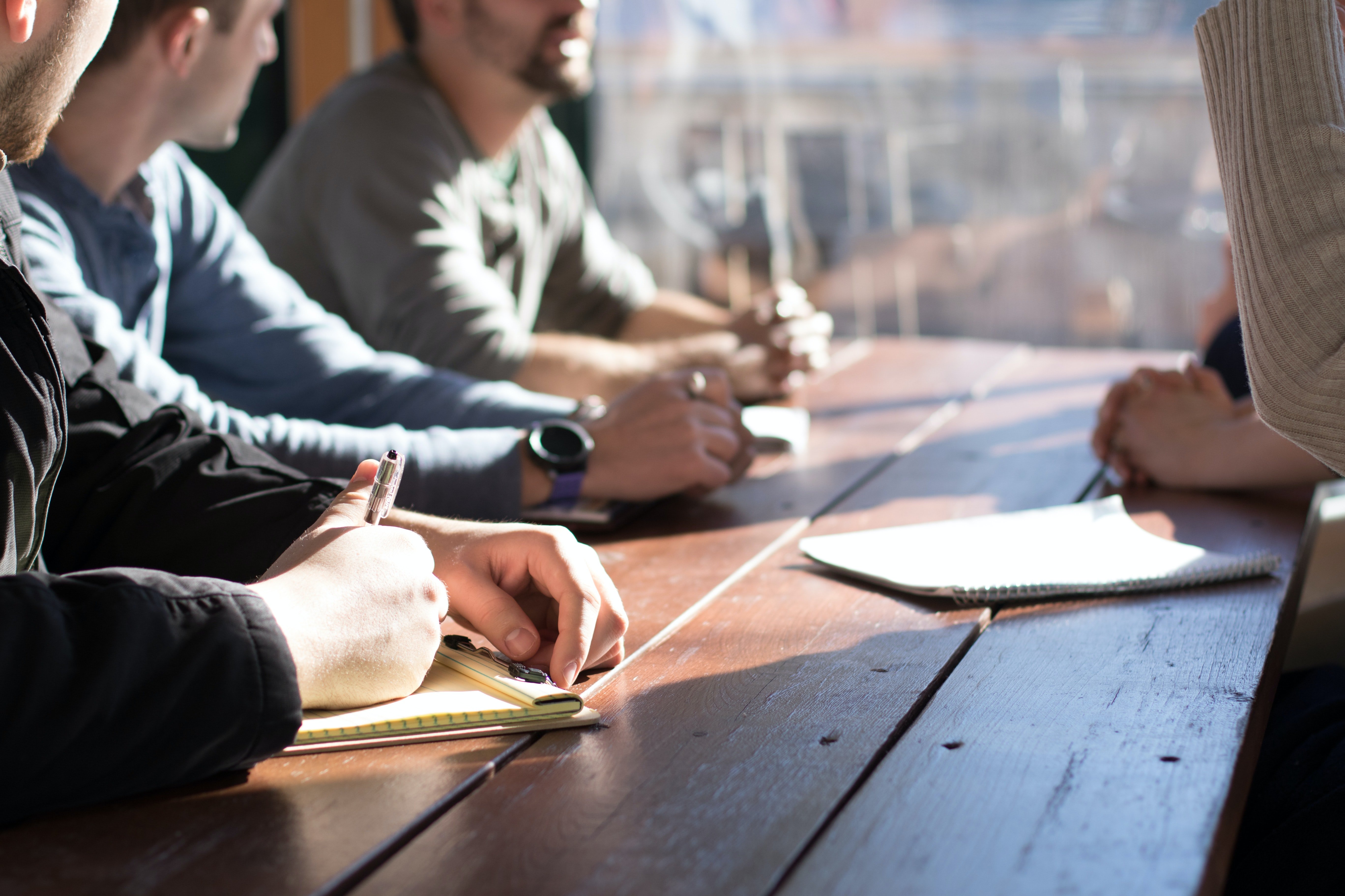 Les empreses contracten joves amb carreres professionals / Unsplash