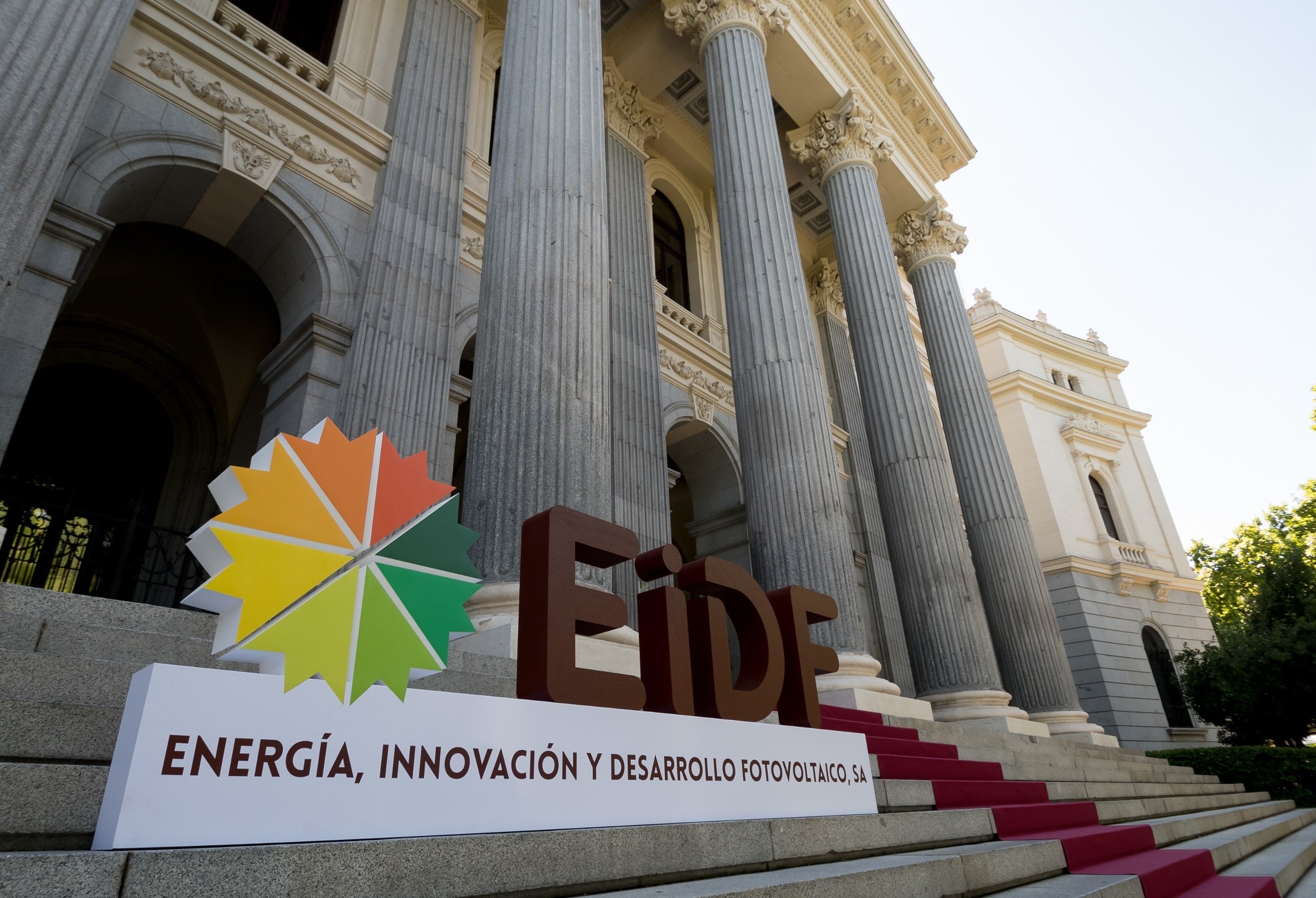 La gallega EiDF cerrará el curso valiendo 1.340 M más y a las puertas del Mercado Continuo