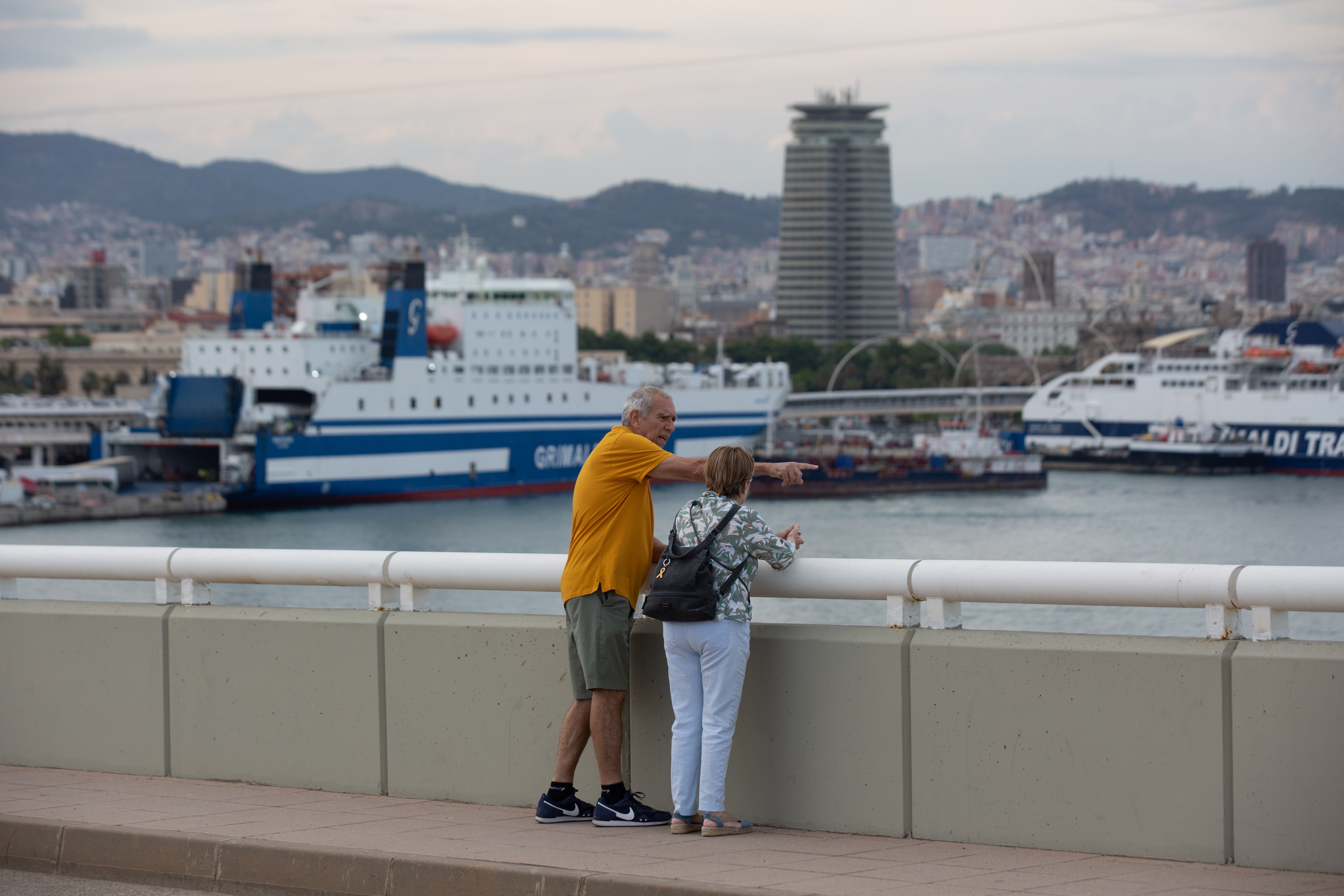 Las grandes embarcaciones que pasen por Catalunya pagarán un nuevo impuesto por contaminar