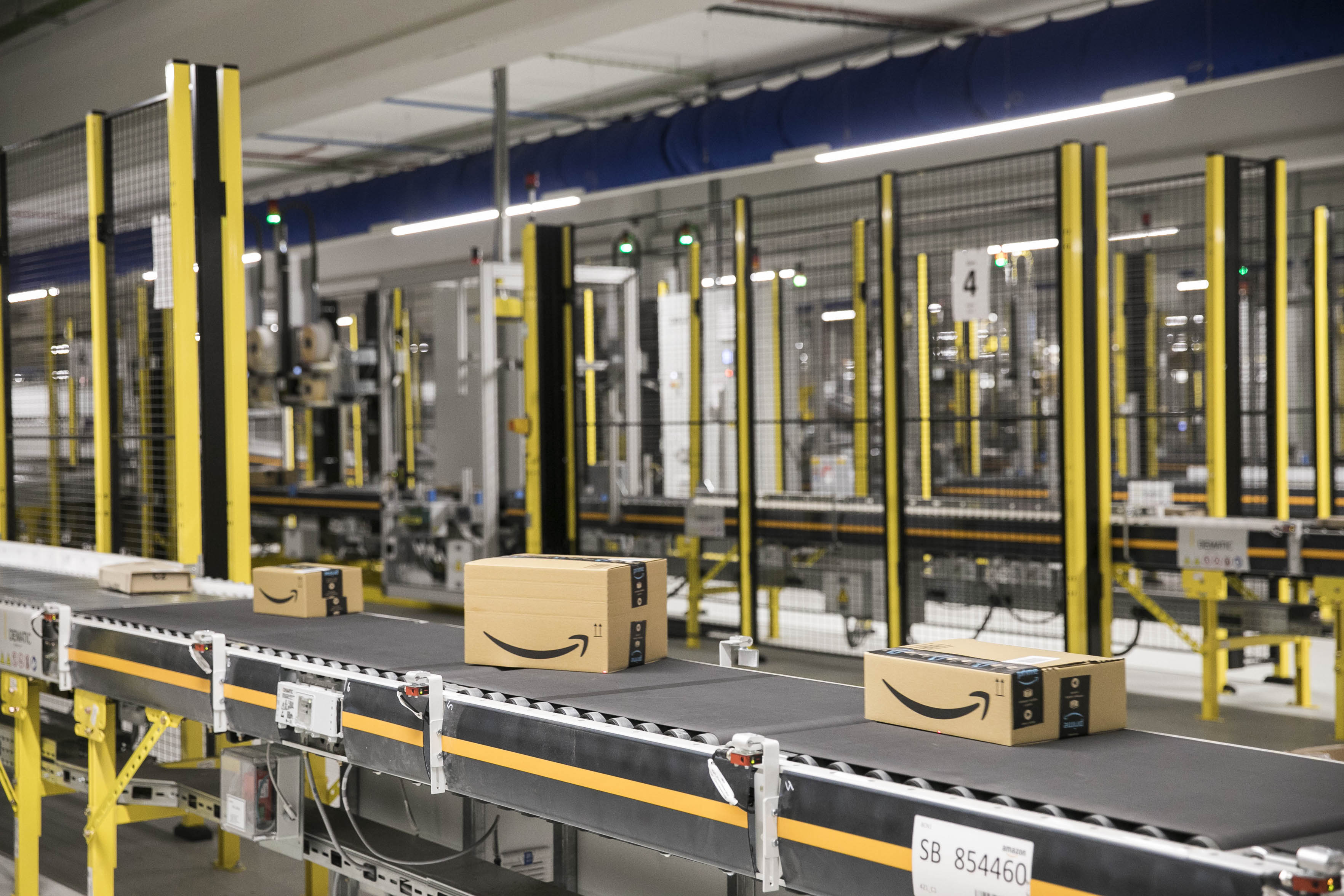 Amazon traslada su centro de Martorelles con 800 trabajadores a Zaragoza