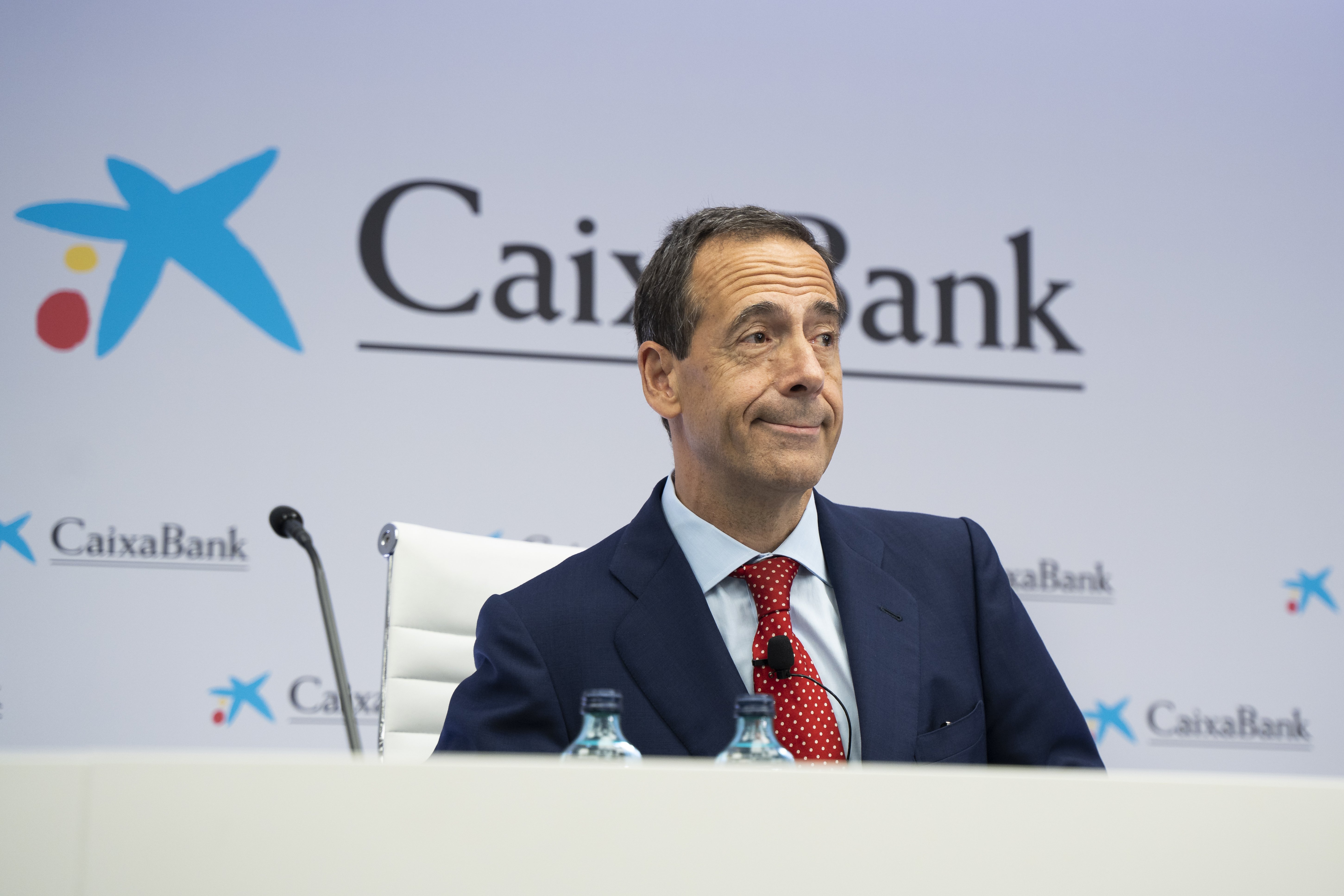 CaixaBank escalfa el mercat de nòmines: 5% de remuneració i 200 euros a Imagin