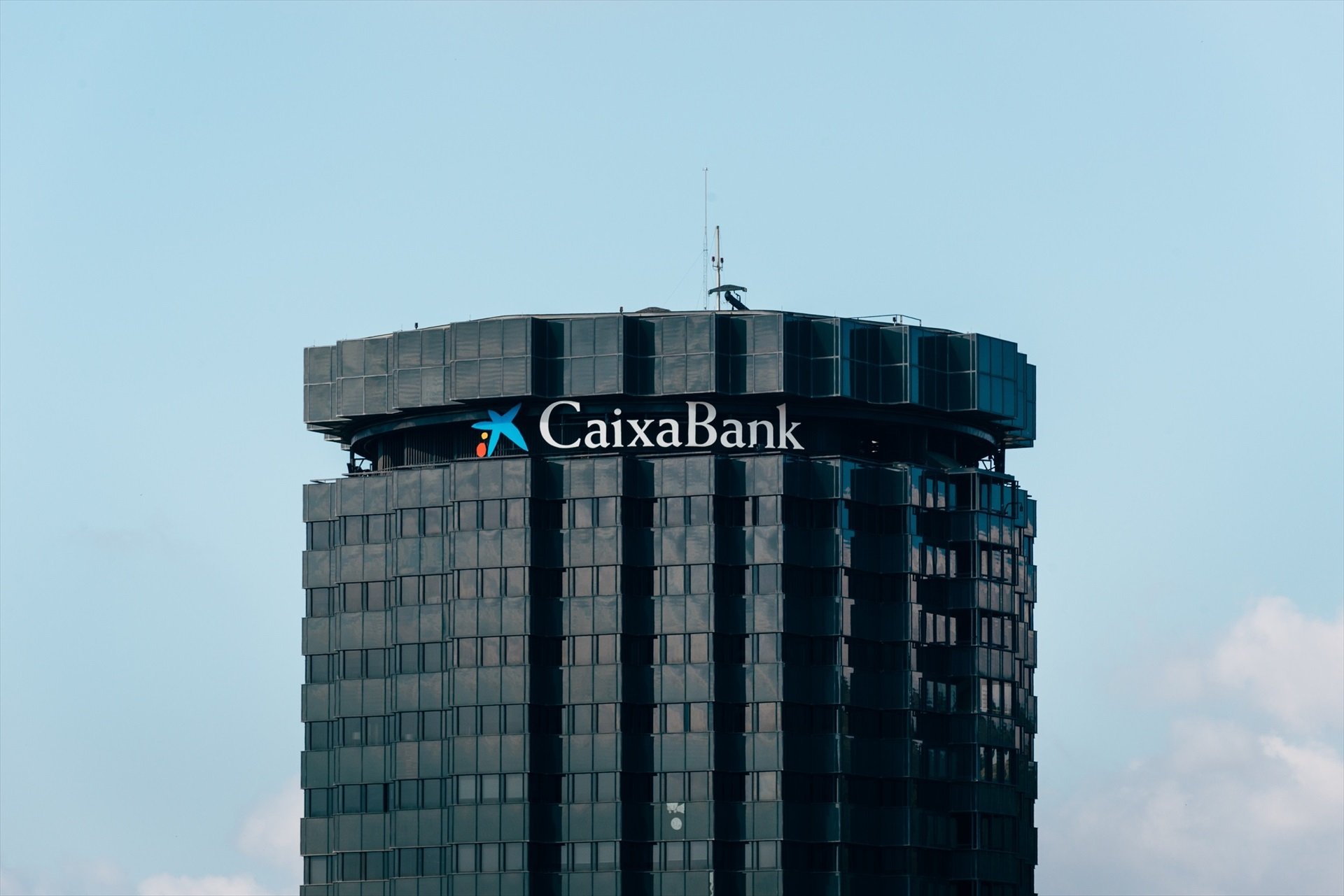 BlackRock sube su participación en CaixaBank al 5% y se coloca como tercer accionista
