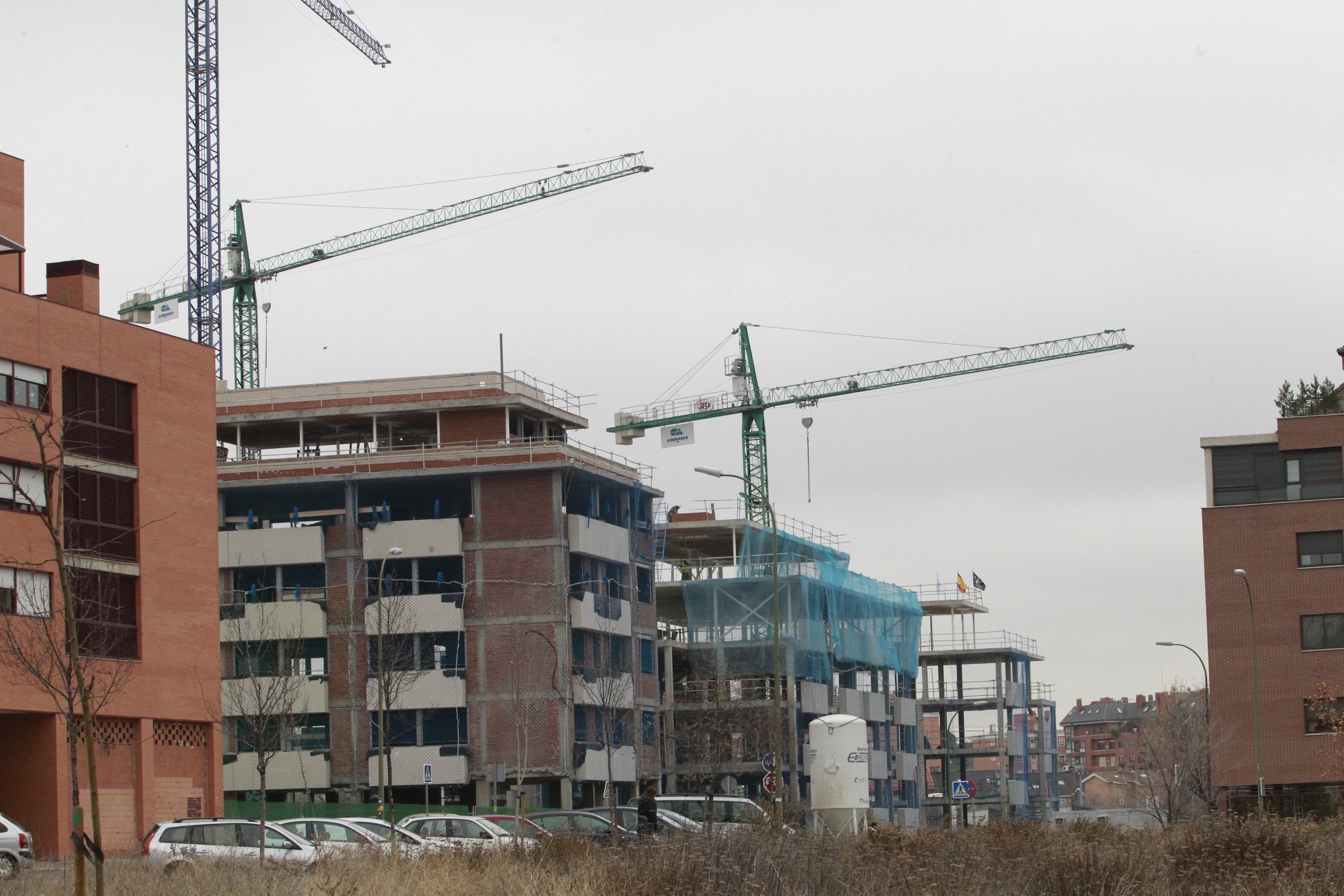 El sector immobiliari seguirà creixent, malgrat el descens en picat de la construcció