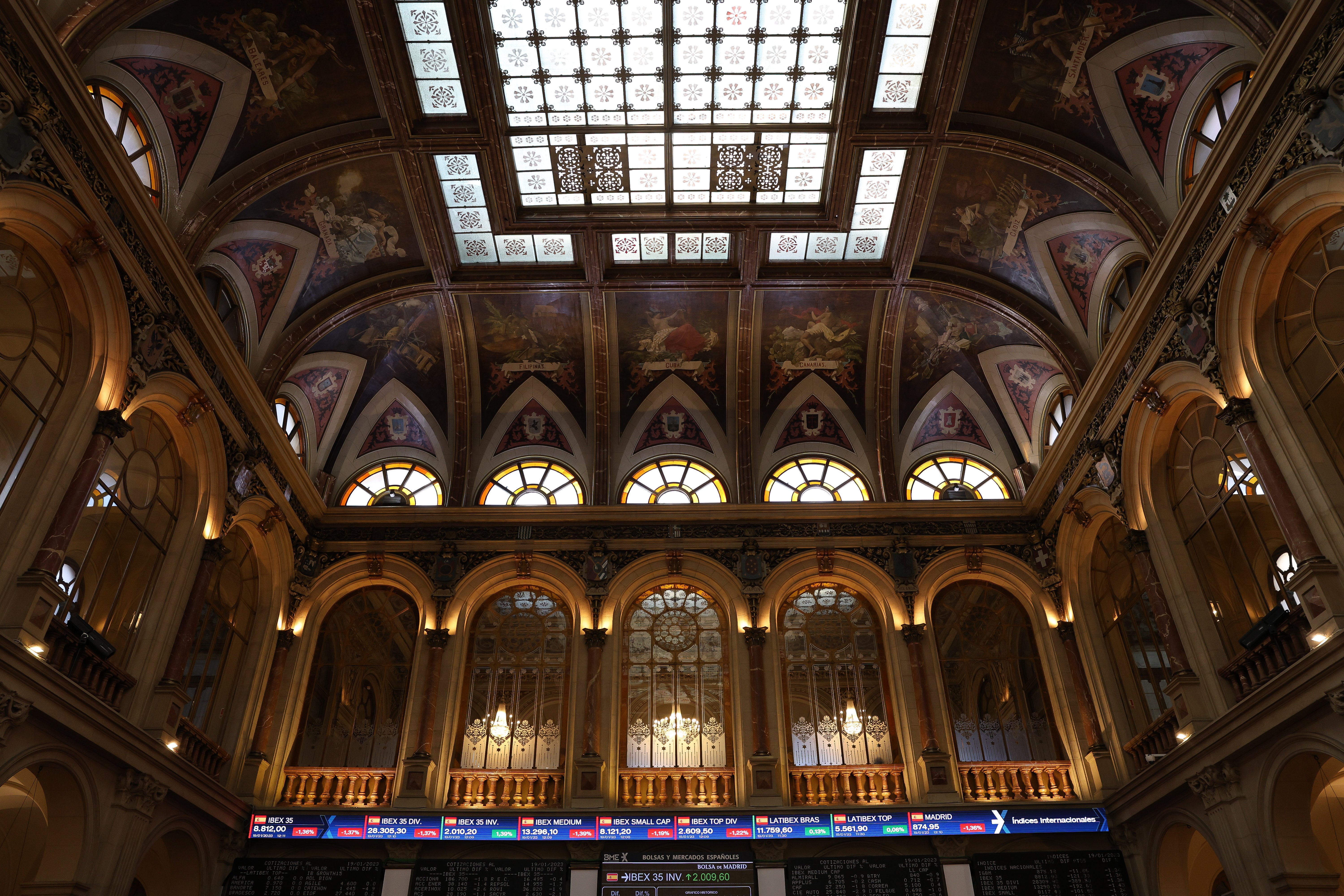 El IBEX 35 crece con fuerza y supera los 8.800 puntos con Cellnex como protagonista