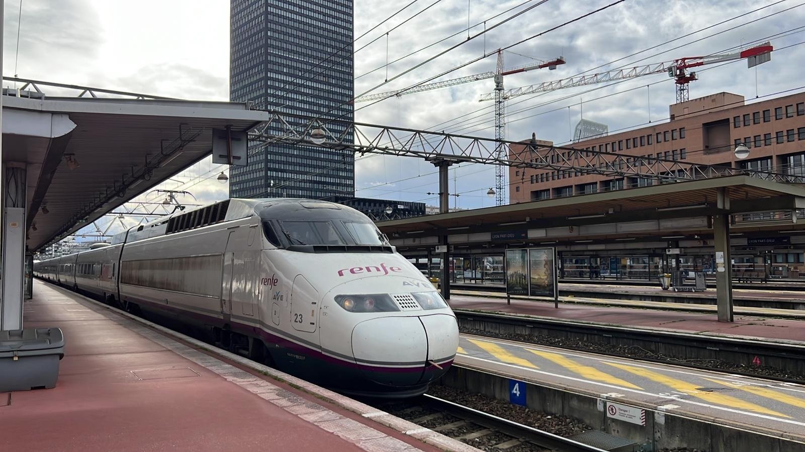 Renfe connectarà Barcelona i París amb tren d'alta velocitat abans que acabi el 2023