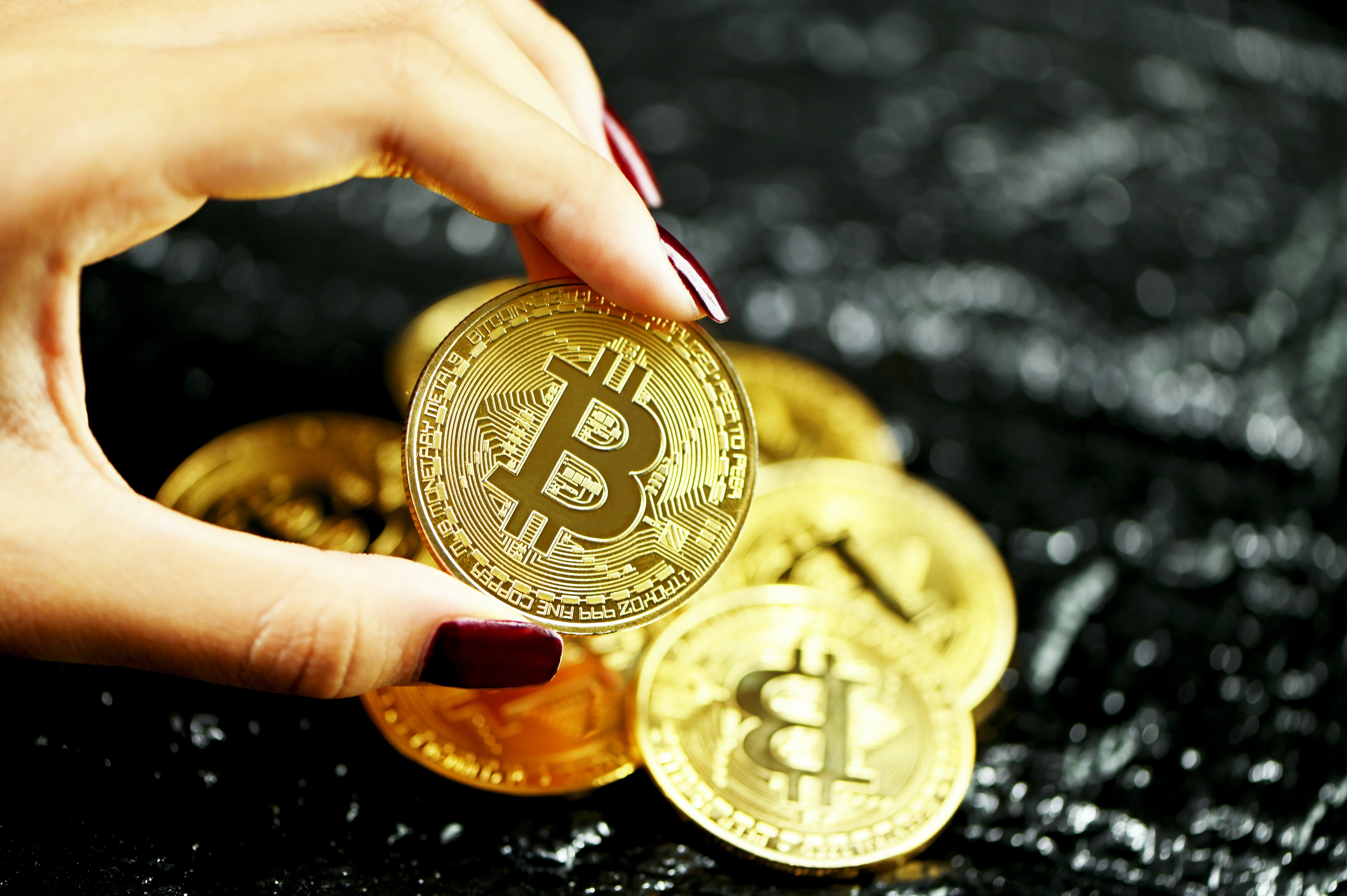 El bitcoin firma su mejor día de los últimos dos meses y crece un 36% en el año