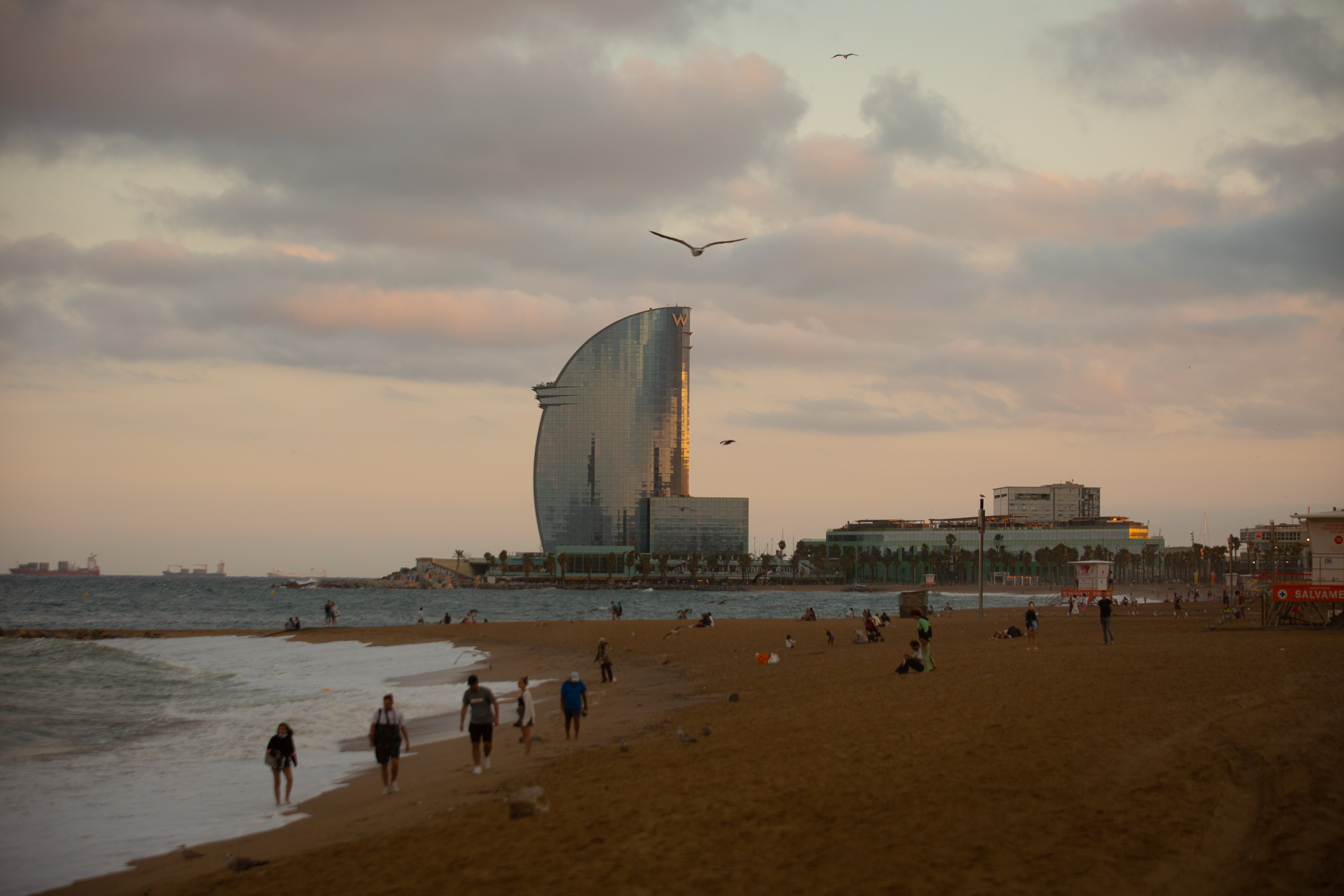 Los hoteles de Cataluña disparan precios y facturan un 40% más el último año