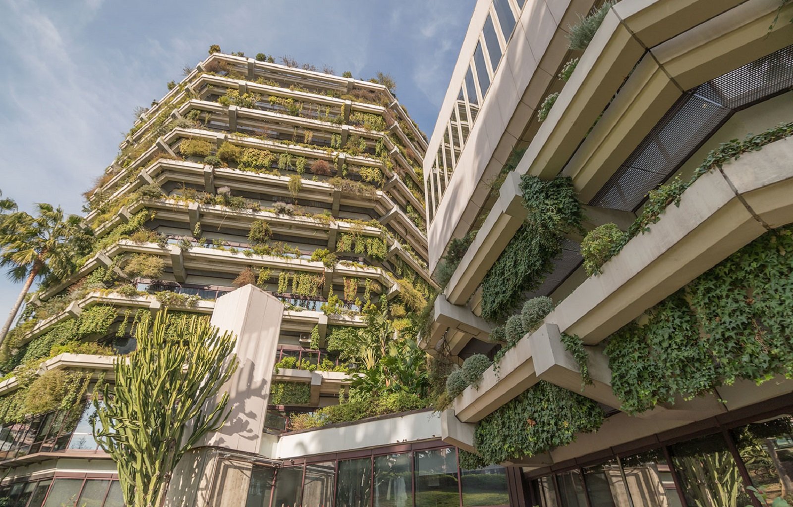 El icónico edificio de la editorial Planeta en Barcelona busca comprador