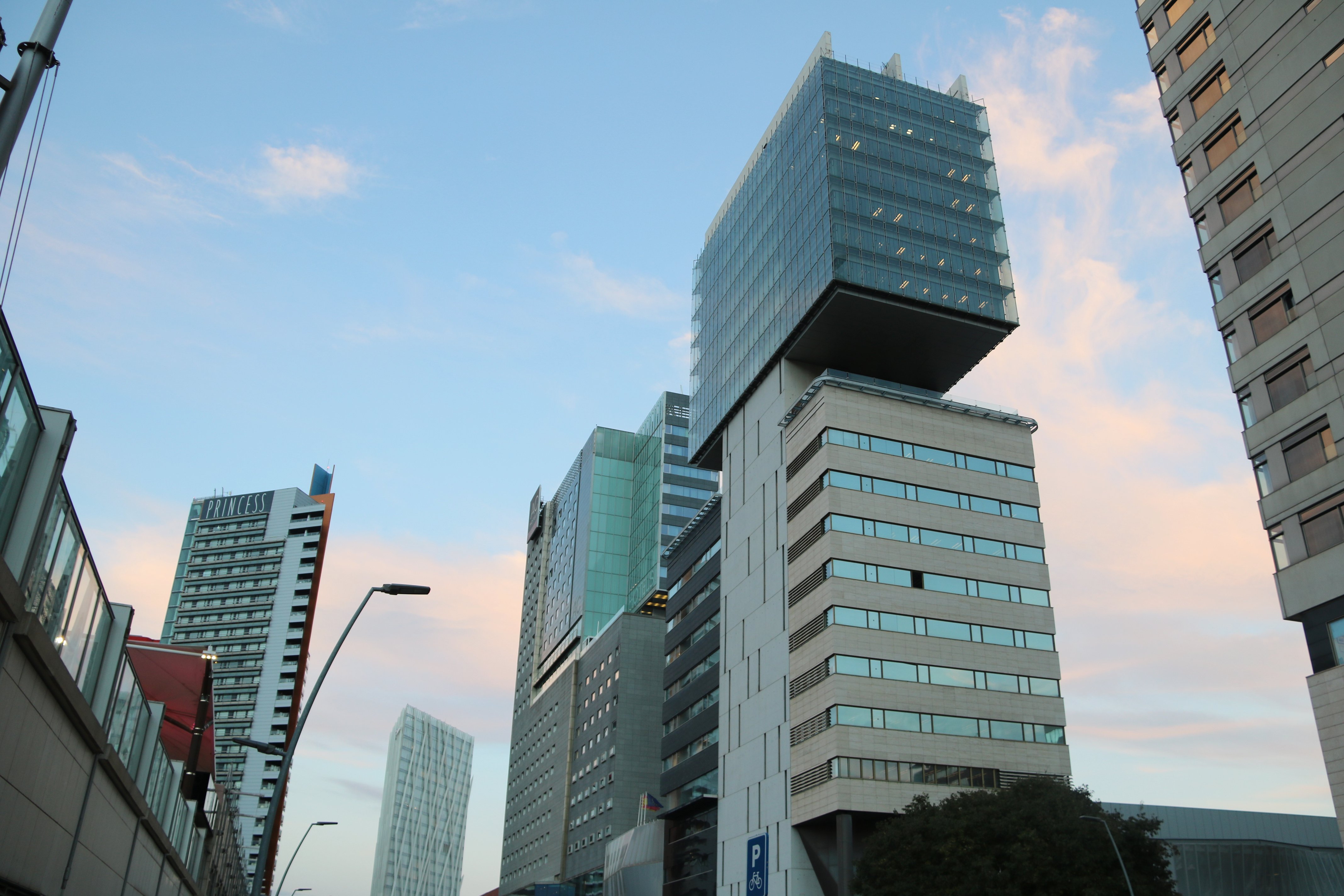 La crisis de las tecnológicas ya afecta al mercado inmobiliario de Barcelona