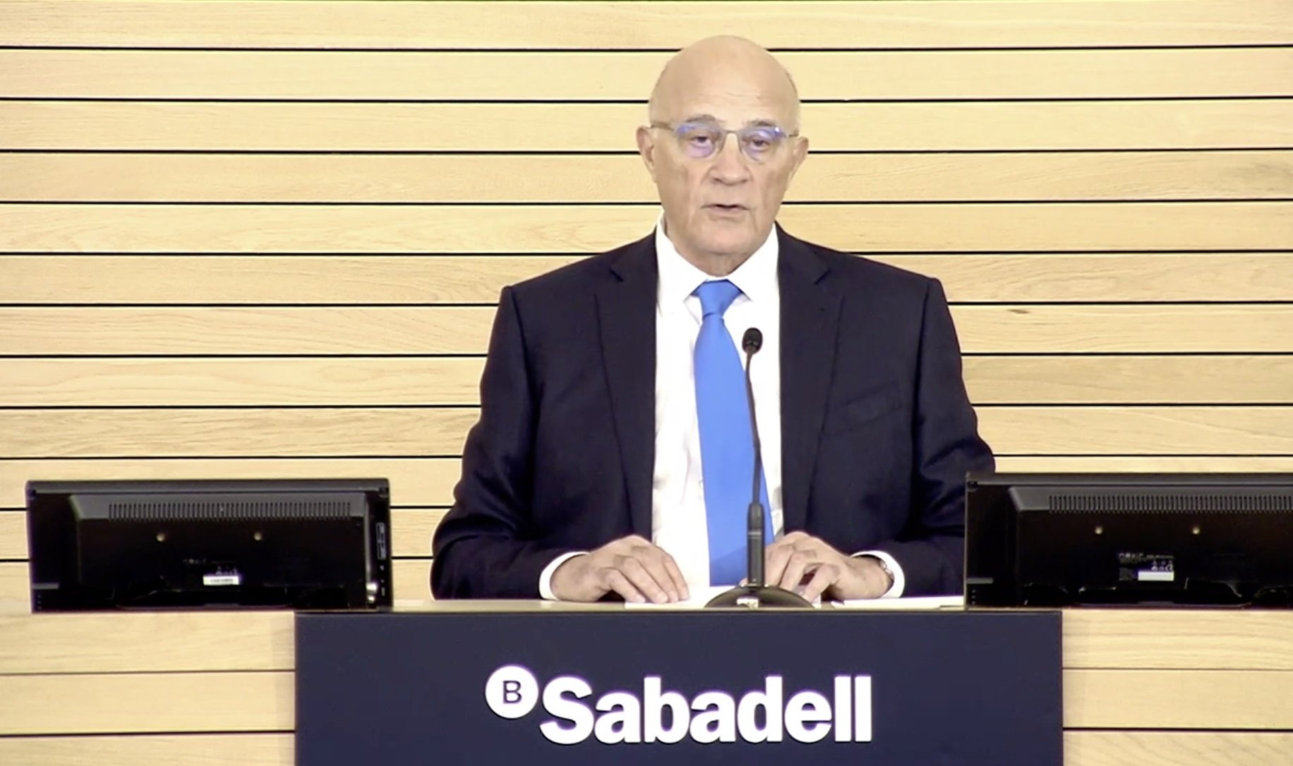Sabadell assoleix els 6.000 milions en borsa i supera Bankinter