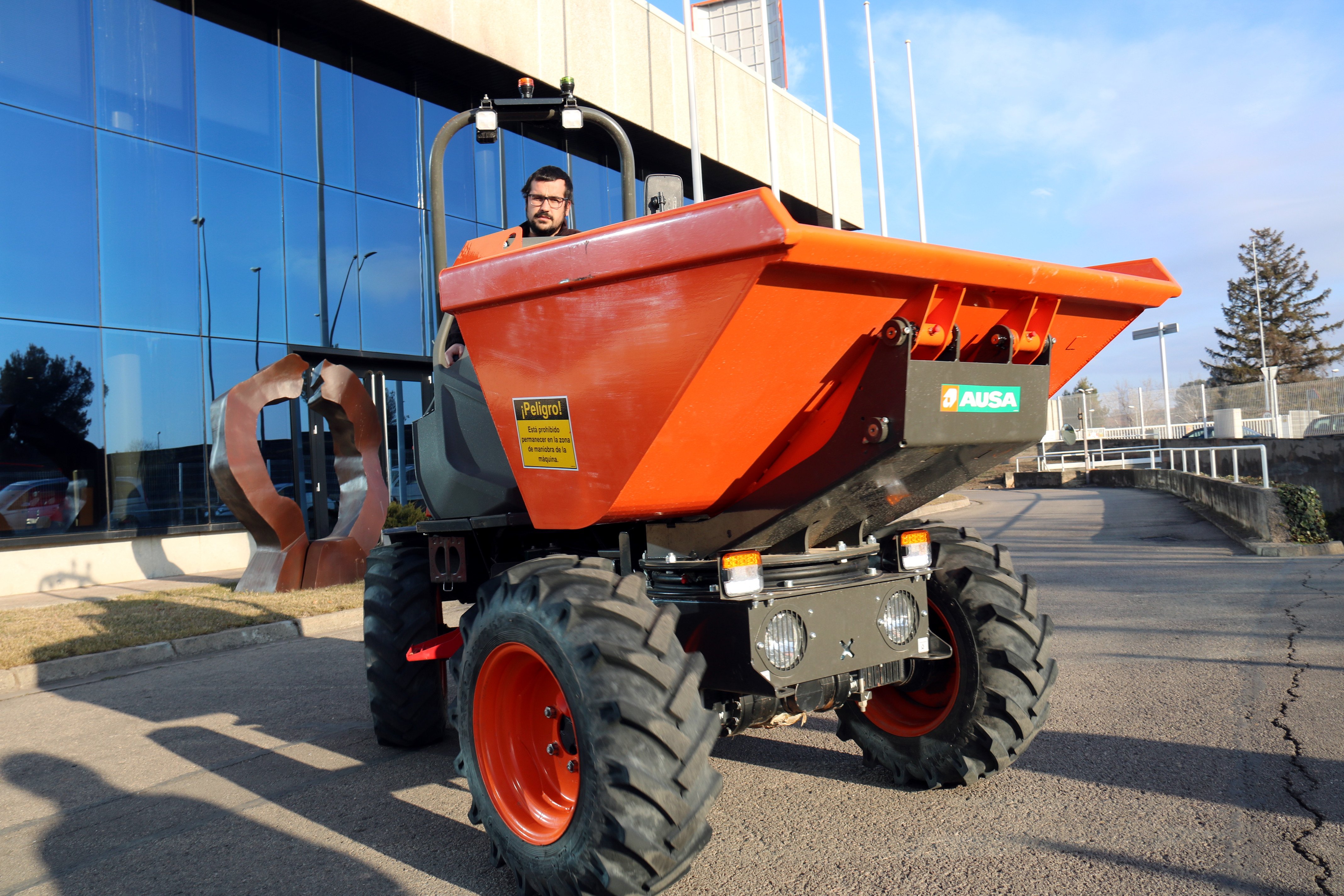 Ausa inverteix 3 milions per a una nova gamma de vehicles industrials elèctrics