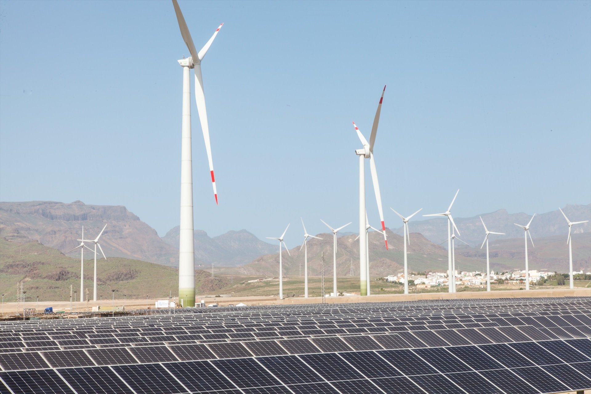 Eólica y solar ya superan al gas y suman la quinta parte de la energía europea