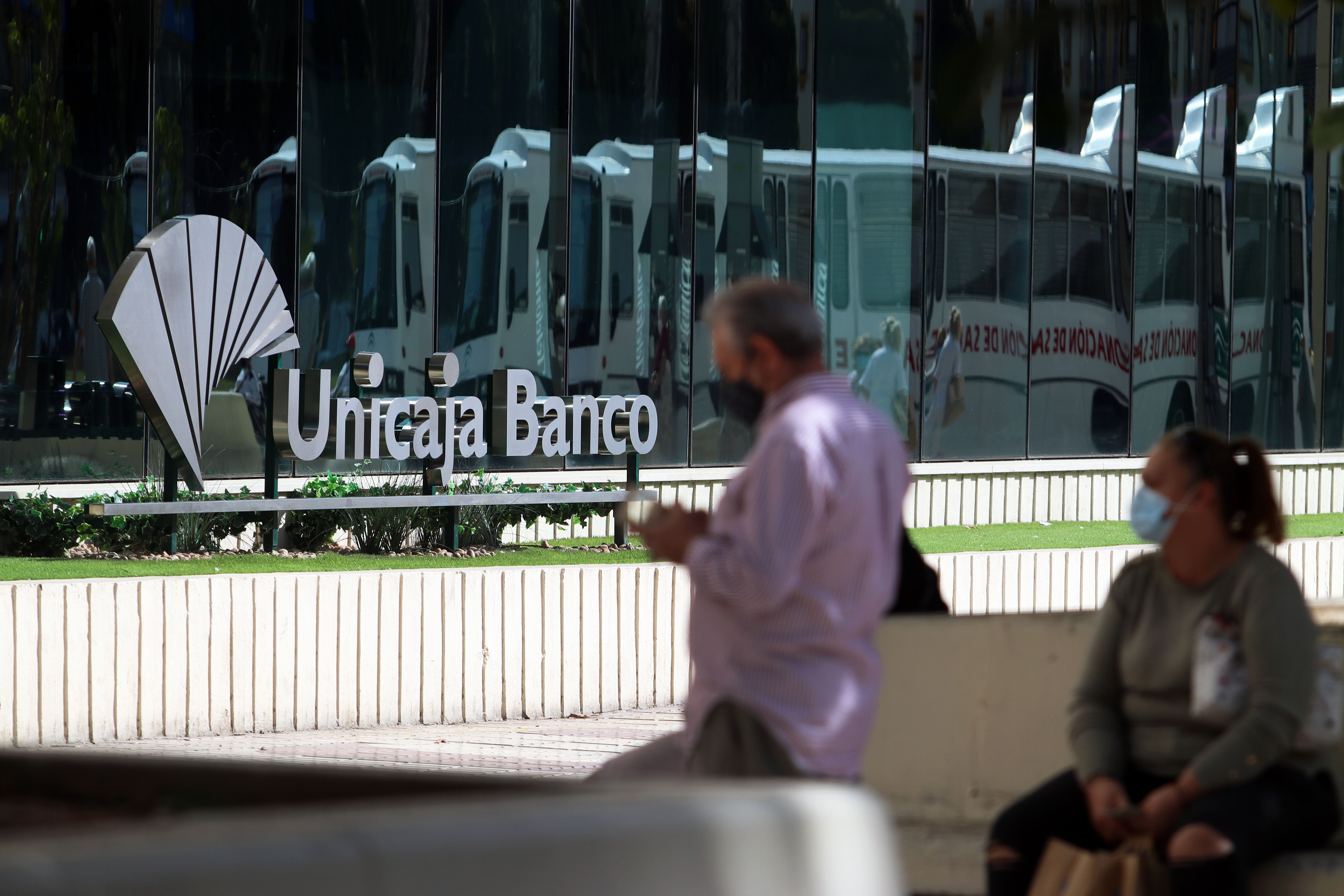 Unicaja Banc gana 260 milions d'euros el 2022, un 89% més que a l'anterior exercici