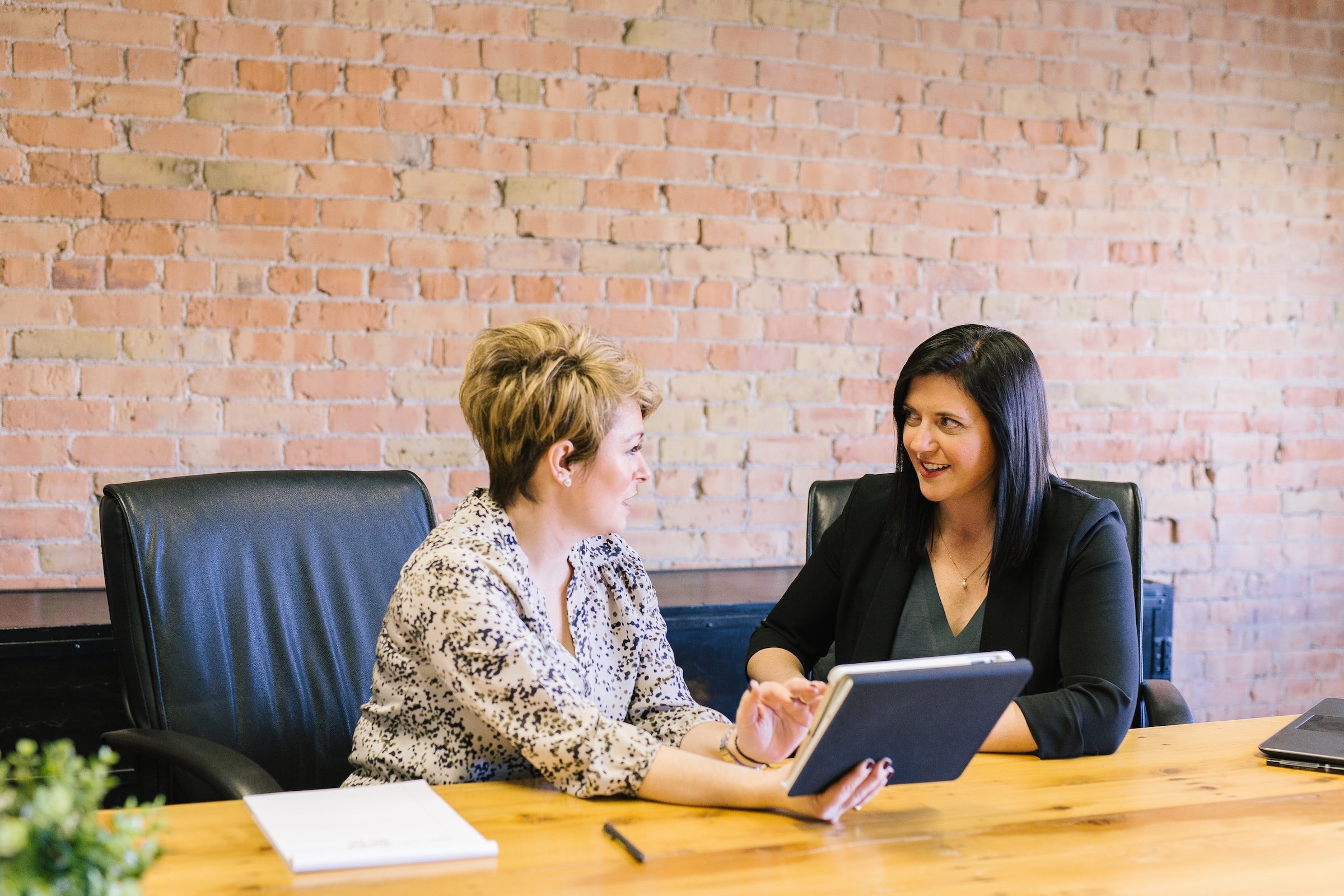 La presencia de mujeres directivas en la empresa catalana se estanca: solo son el 24,3%