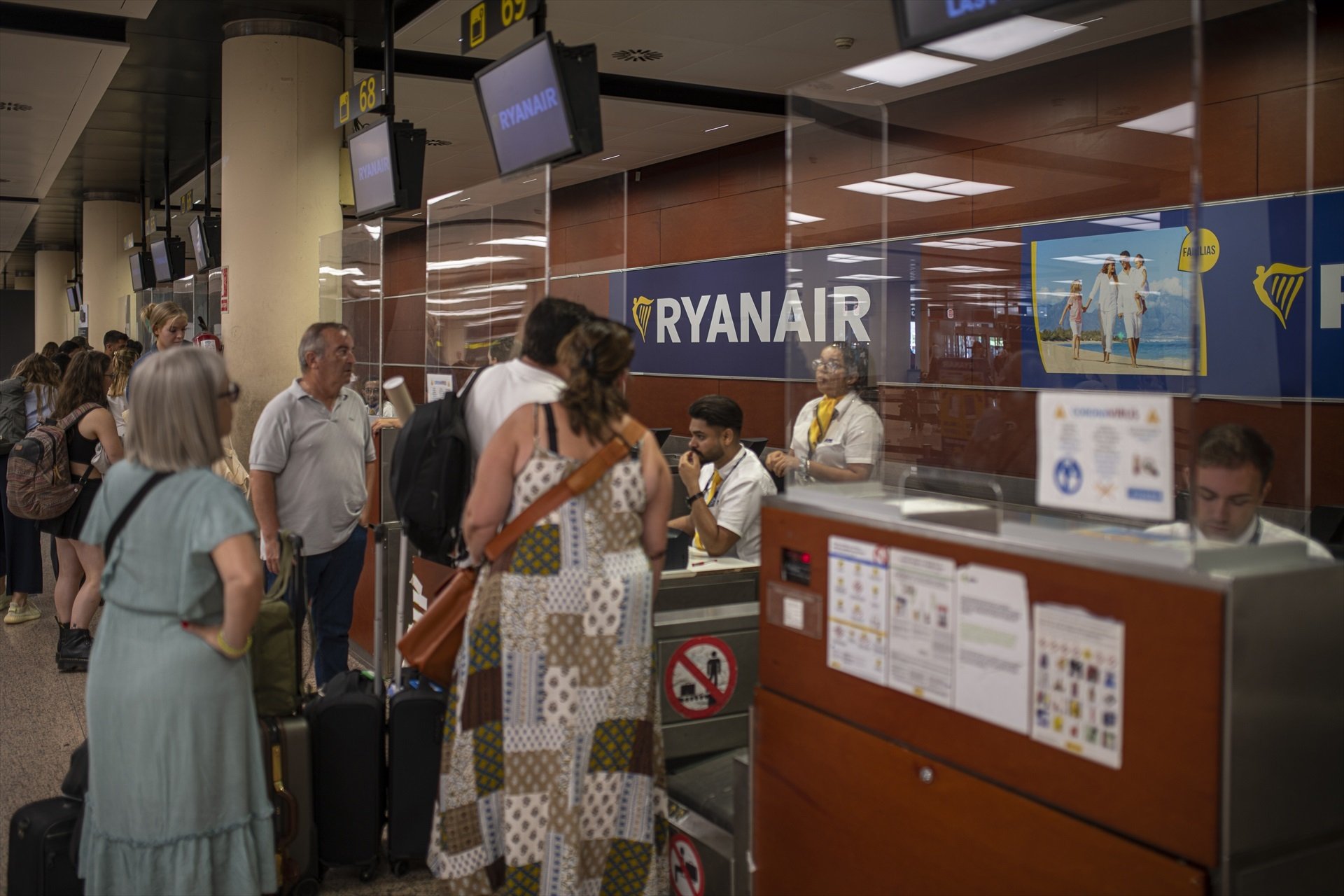 Ryanair, sancionada per Inspecció de Treball per pagar per sota de l'SMI