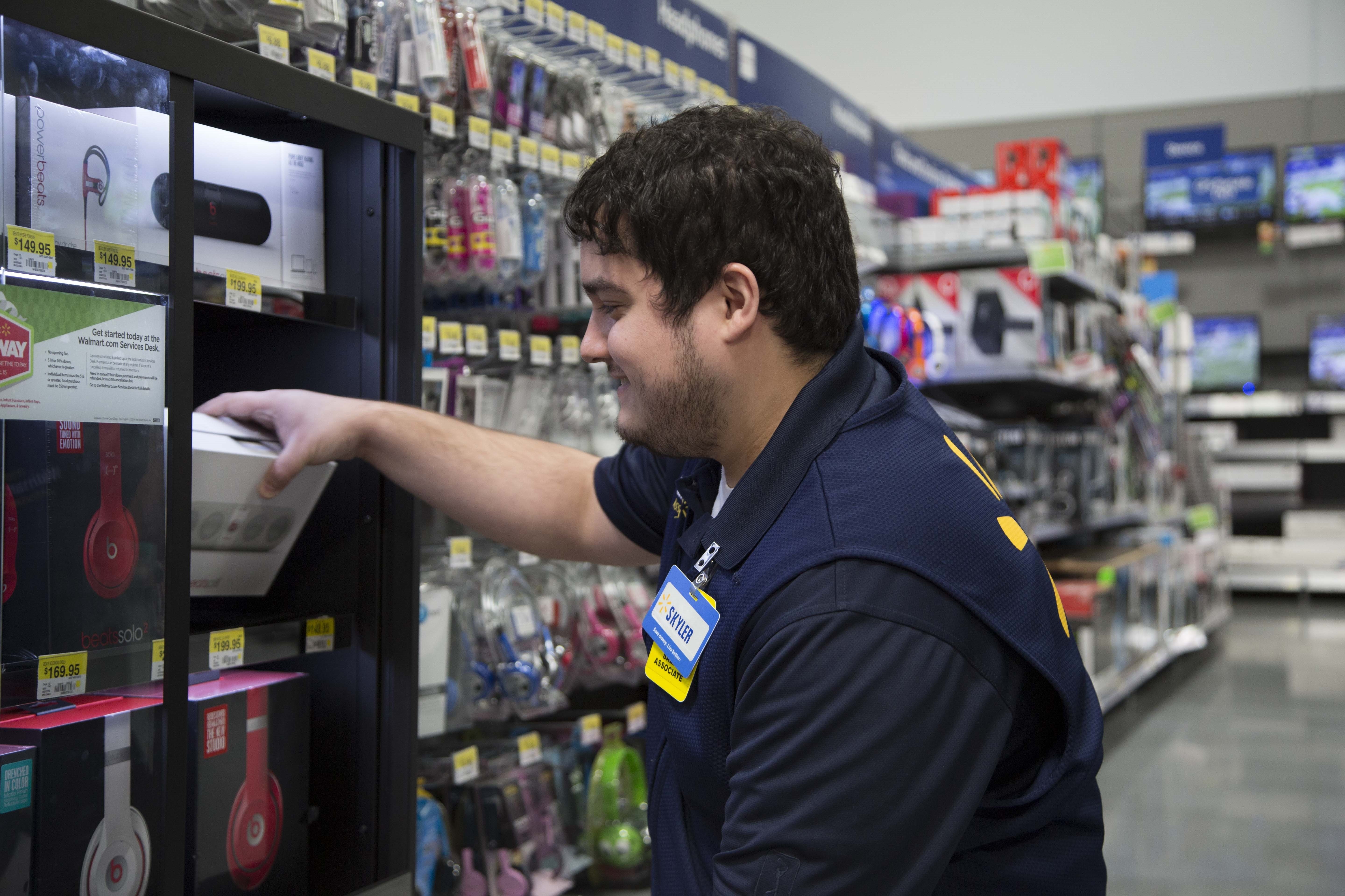 Walmart gana 11.292 millones en 2022, un 19% menos,  y atisba un año “más débil de lo esperado”