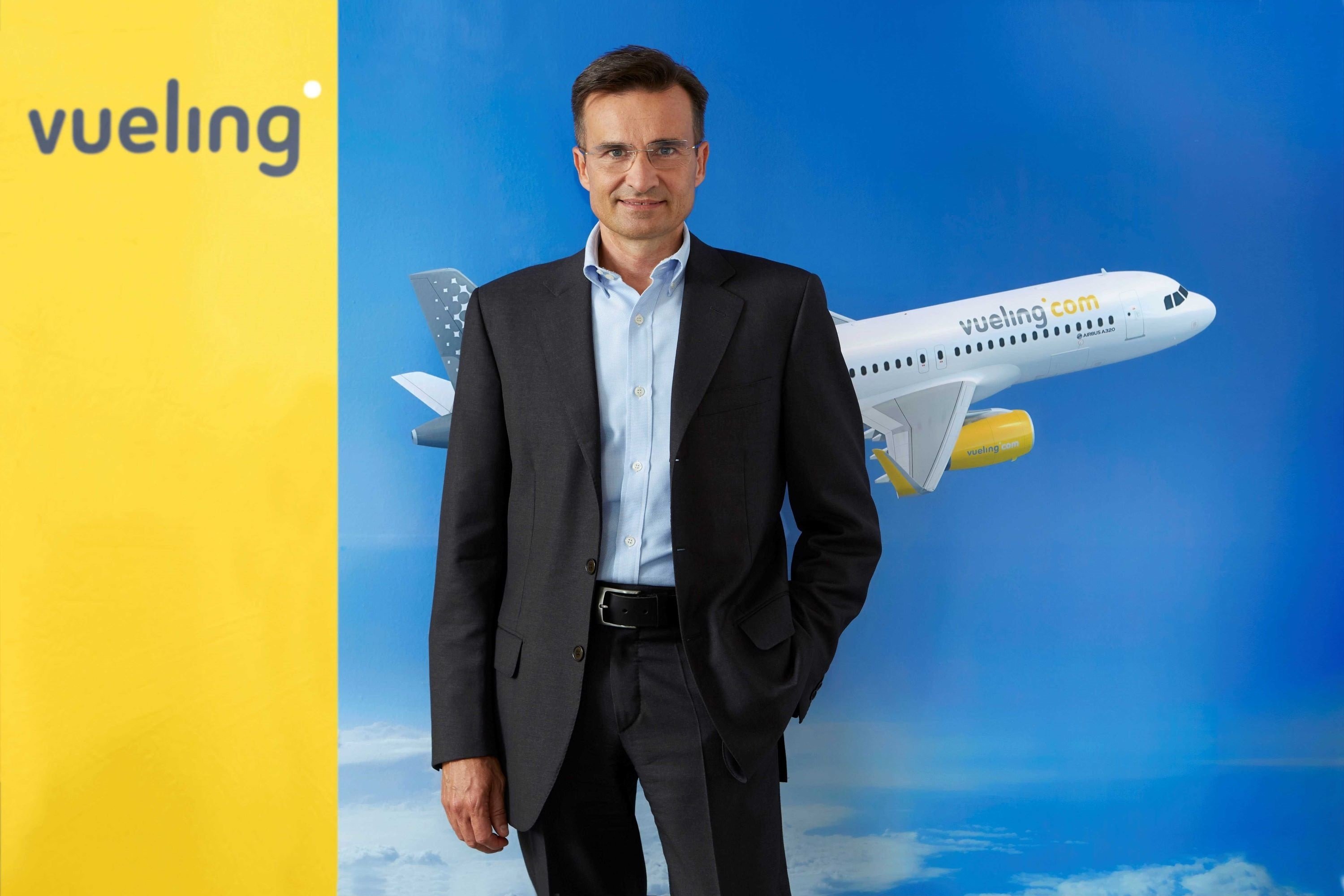 Vueling zanja la polémica: seguirá vendiendo a través de agencias de viajes
