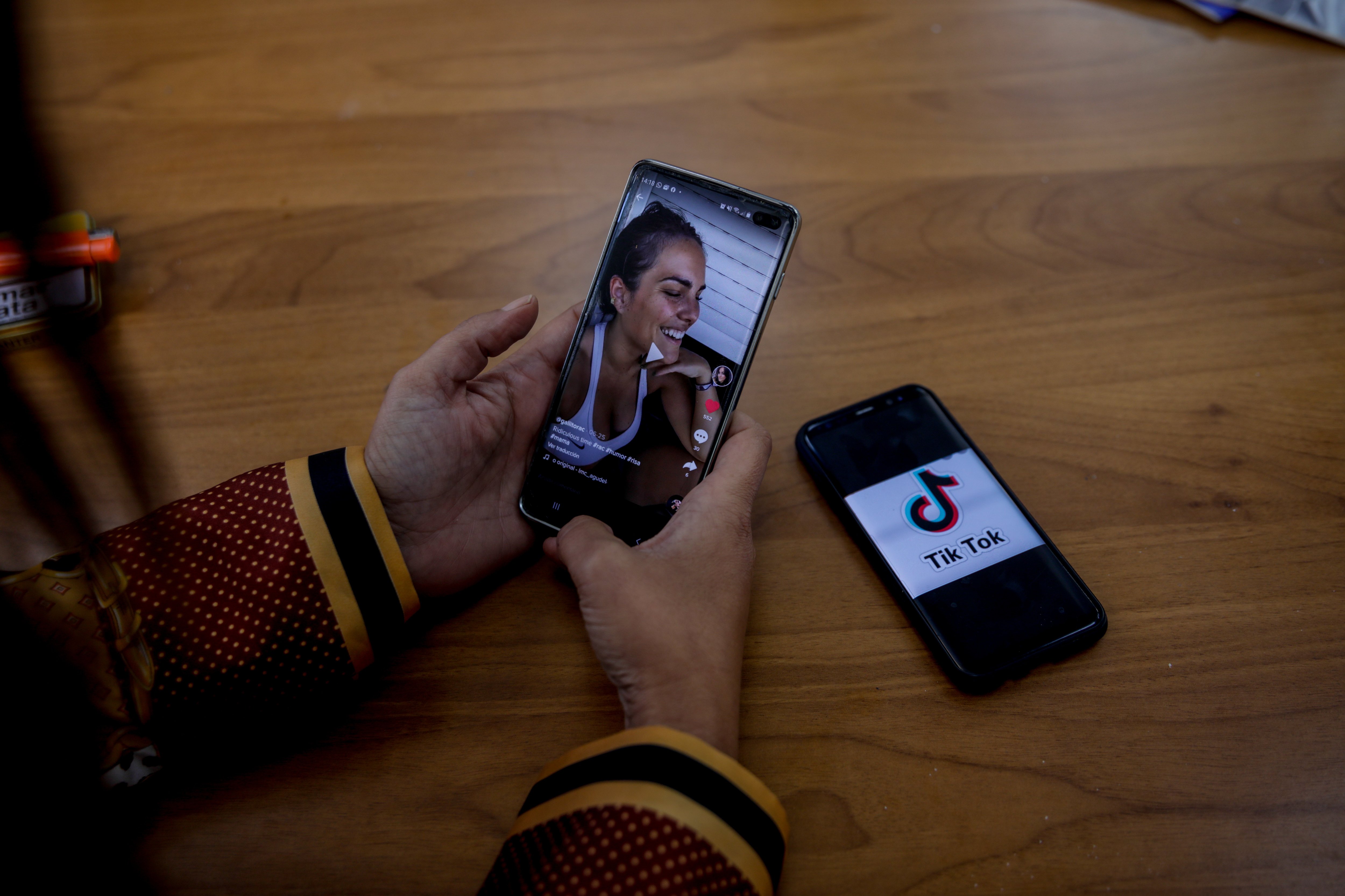 Bruselas prohíbe el uso de TikTok a los móviles de su personal por miedo de posibles ciberataques