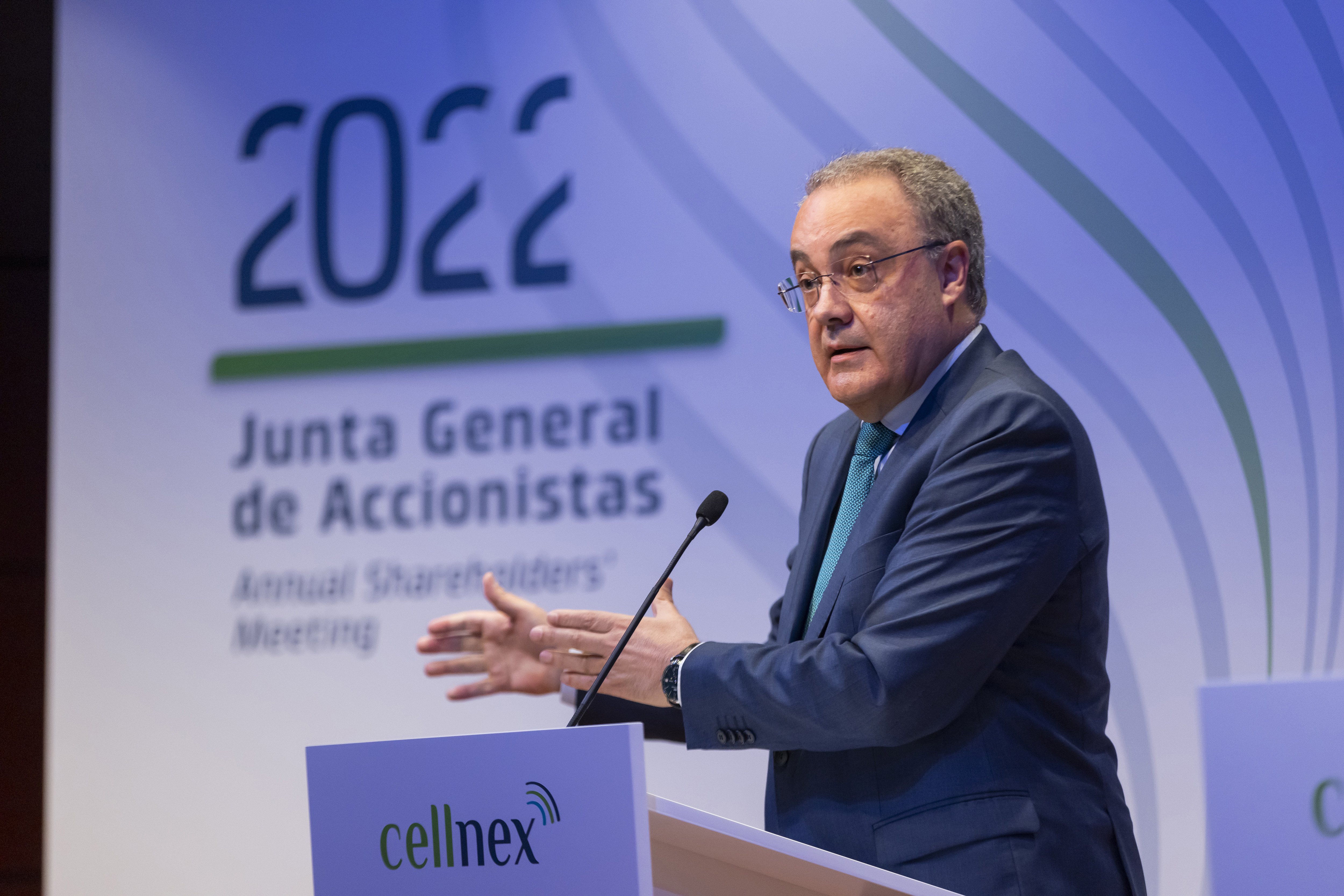 Cellnex reduce sus pérdidas hasta los 297 millones, un 18% menos, debido al coste de las adquisiciones