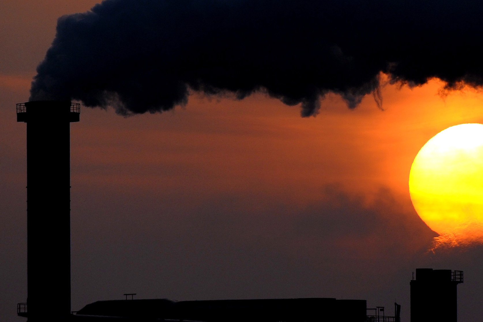 El sector energètic va augmentar emissions de CO2 el 2022, però menys del que es temia