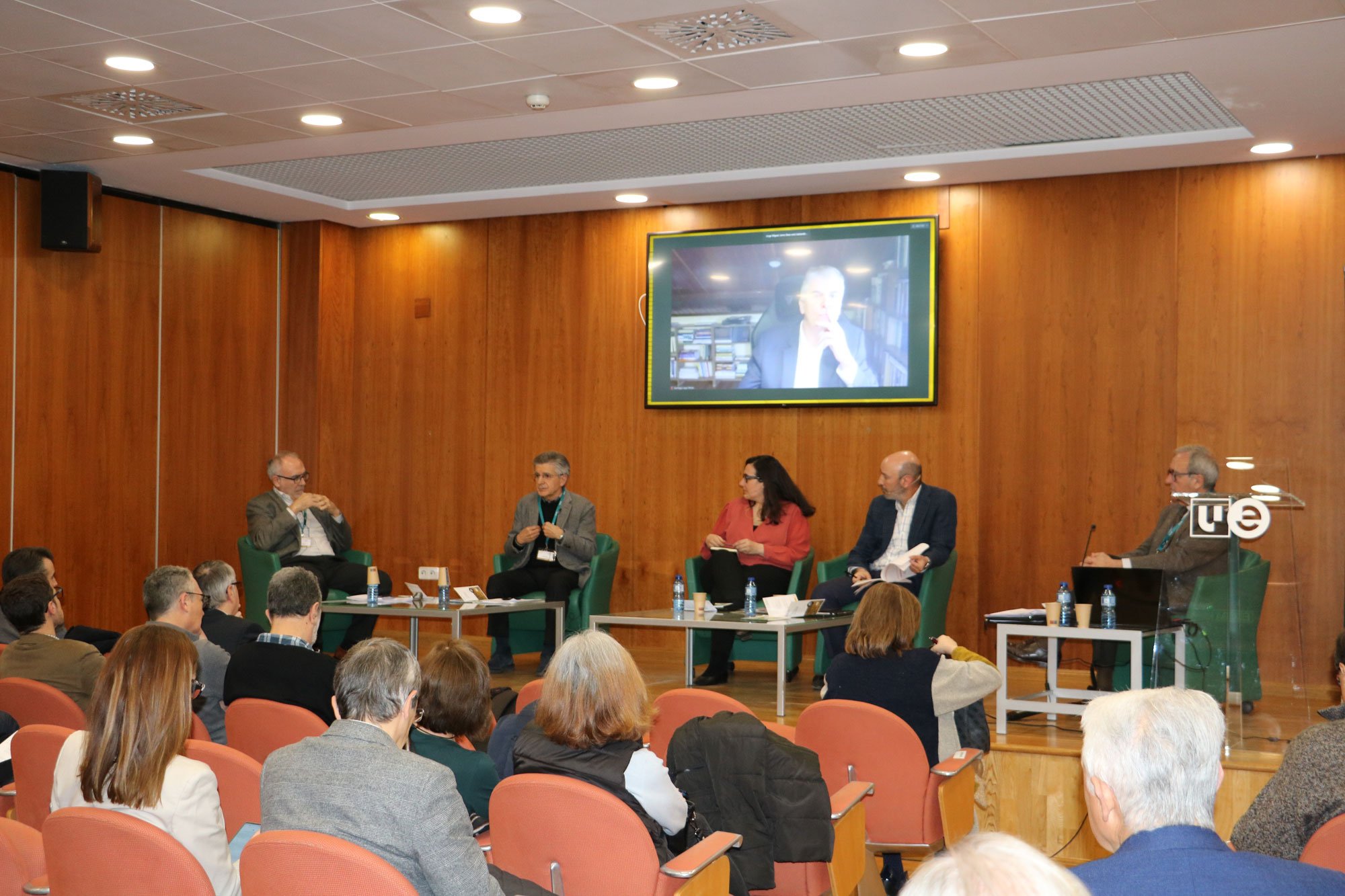 Mesa debate Jornada deuda Ivielab (1)