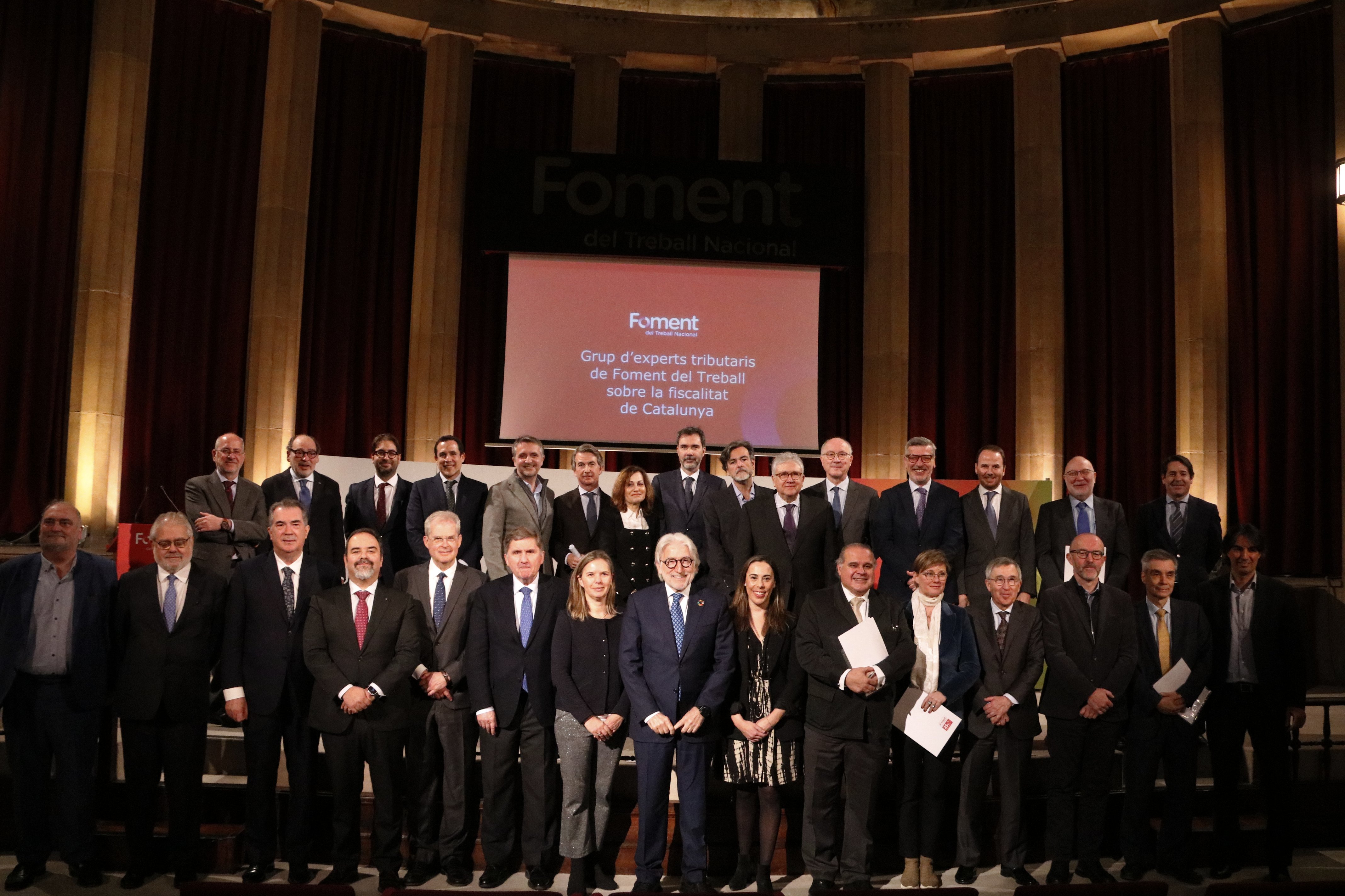 Foment reclama un tracte fiscal "més just": Catalunya 15 impostos, Madrid 0