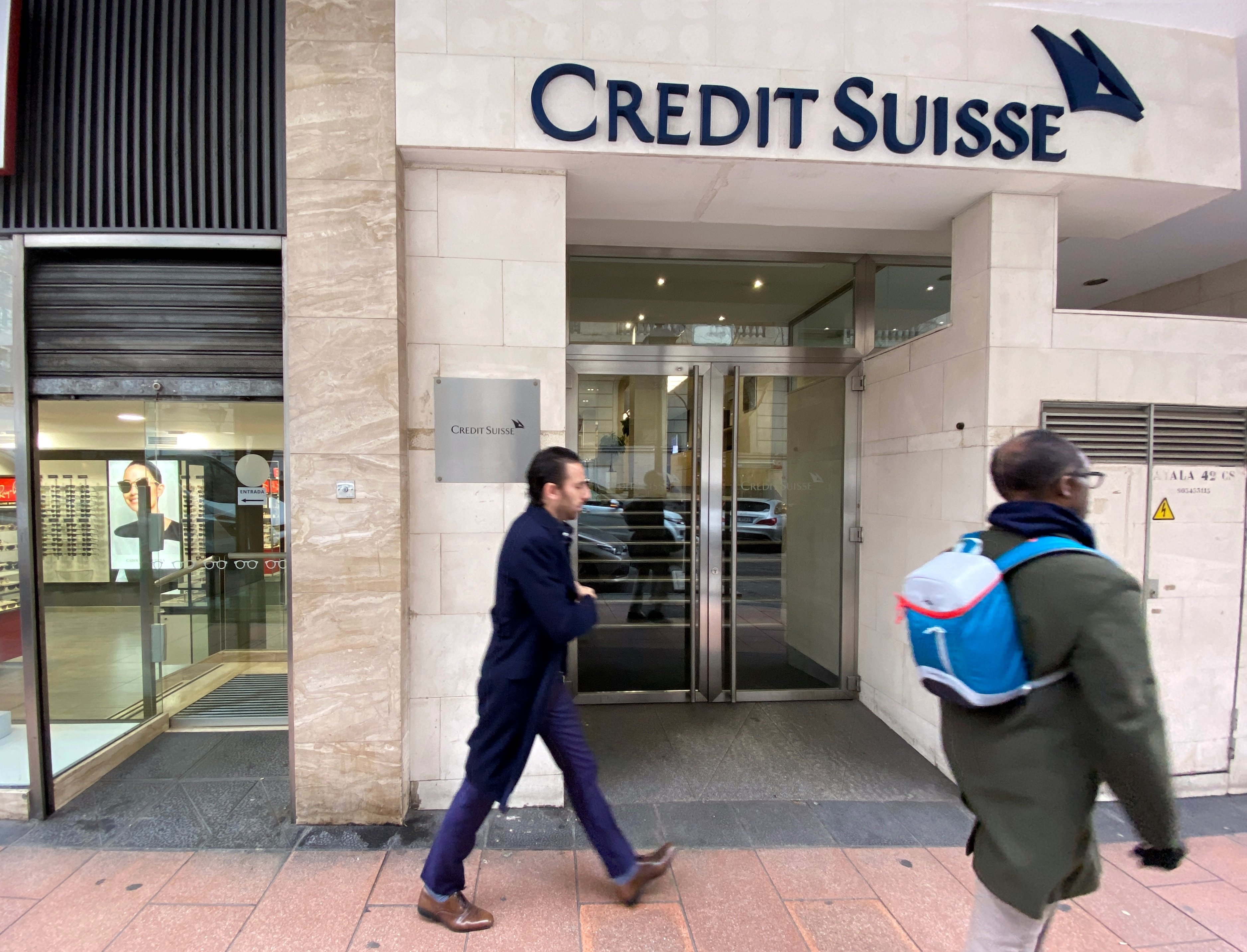 UBS ofereix 1.000 milions per comprar Credit Suisse