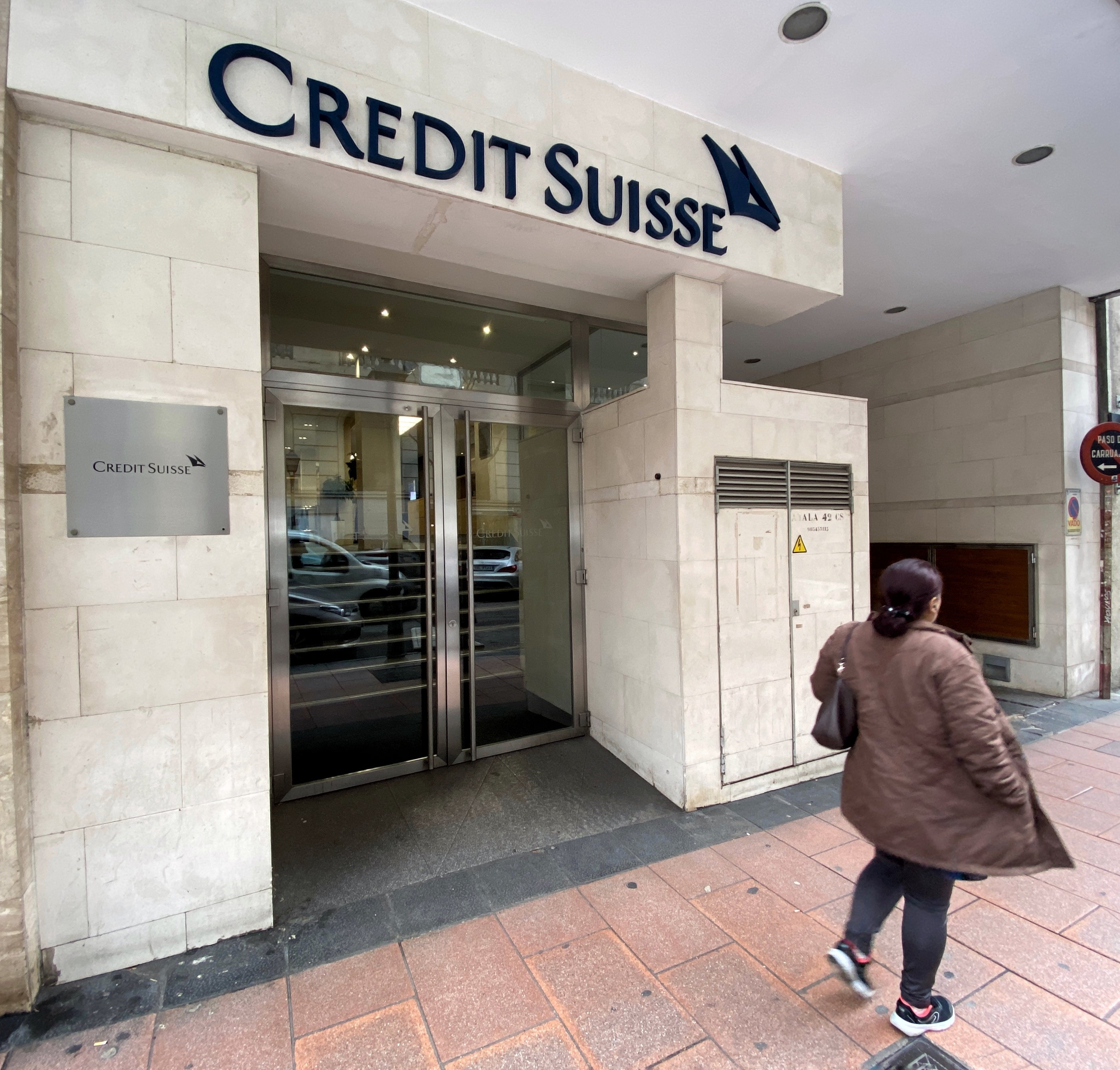 La caída de Credit Suisse también arrastra al banco más antiguo del mundo