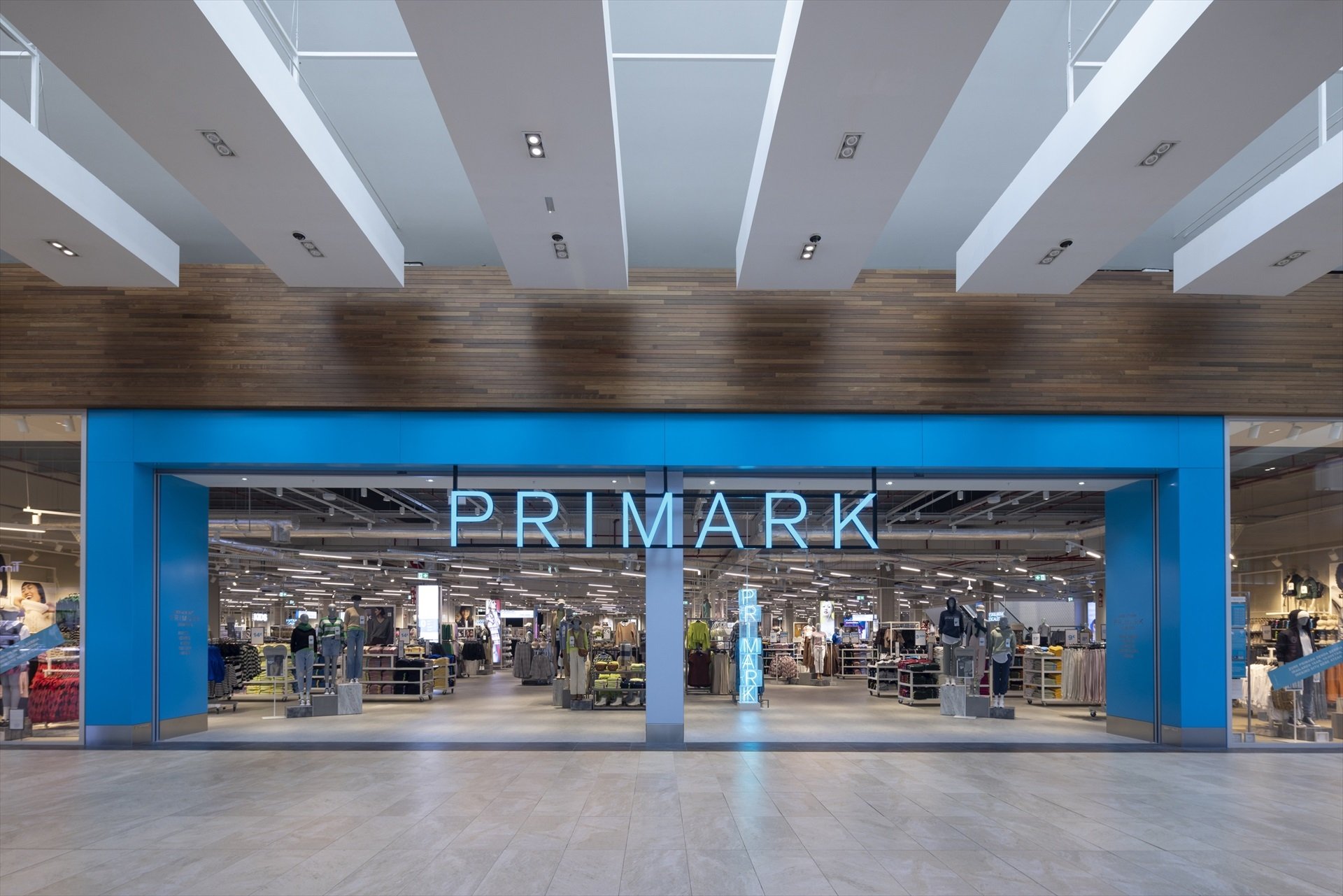Primark subirá los salarios entre el 19% y el 23% en los próximos tres años