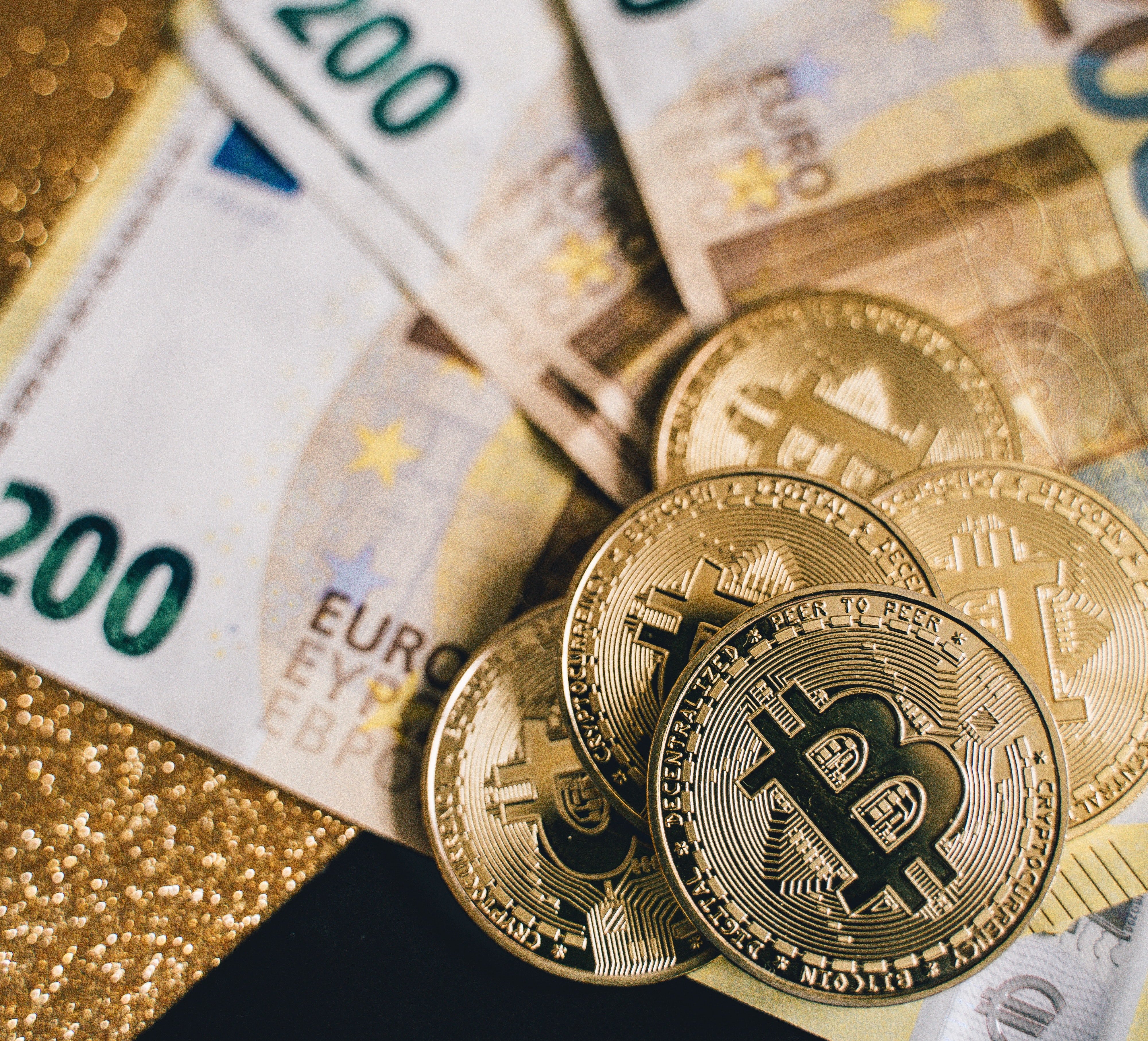 El bitcoin revalida máximos históricos al superar los 107.100 dólares