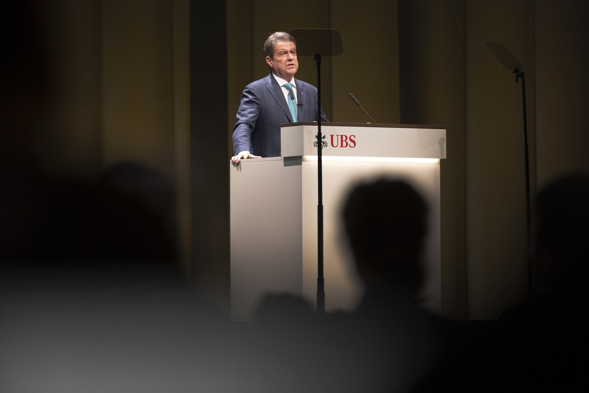 UBS valora la compra de Credit Suisse como un “paso histórico al que nunca quisimos llegar”