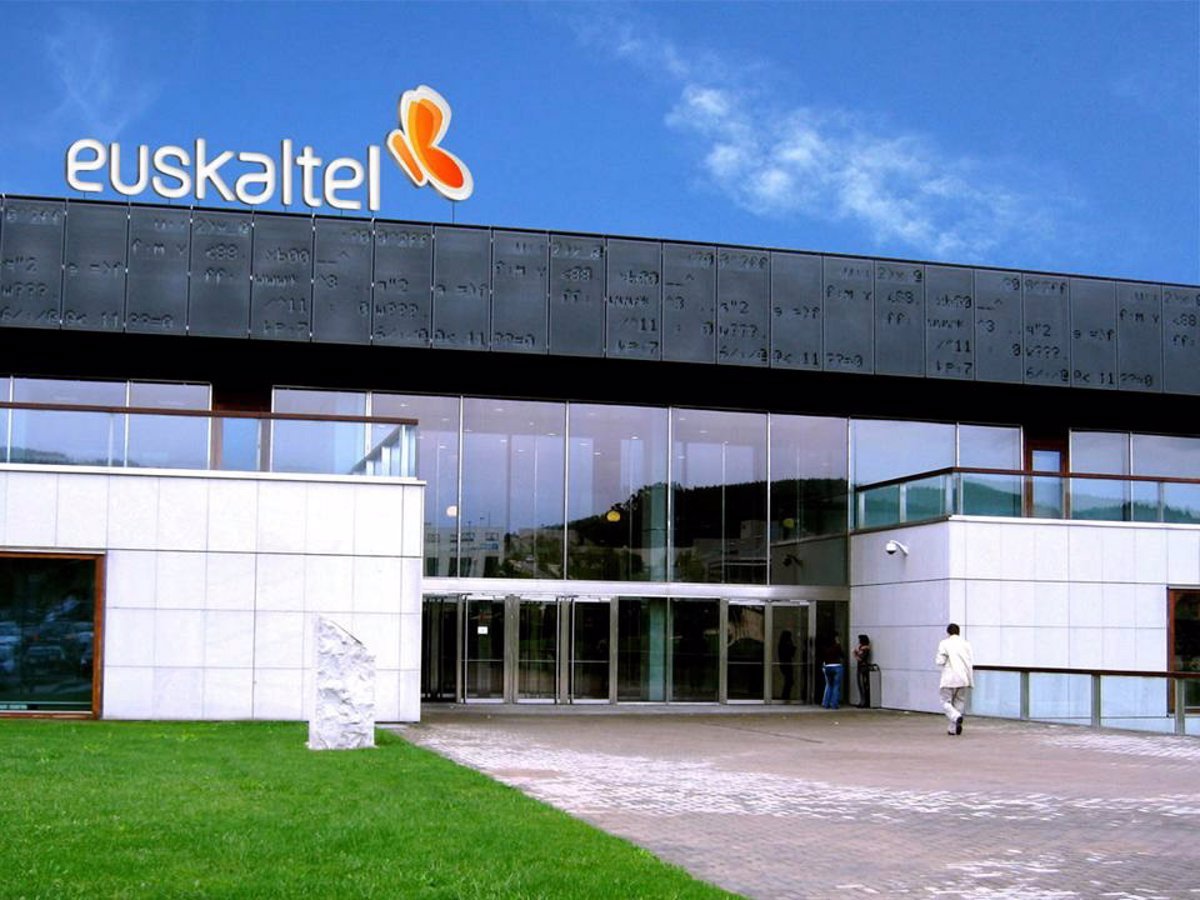 Euskaltel gana clientes y espera volver a crecer en ingresos este año tras caer un 3%
