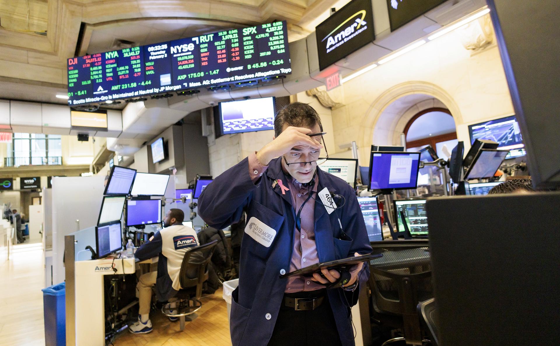 First Republic Bank se deshace en Wall Street: cae un 27% tras la fuga de 100.000 millones en depósitos