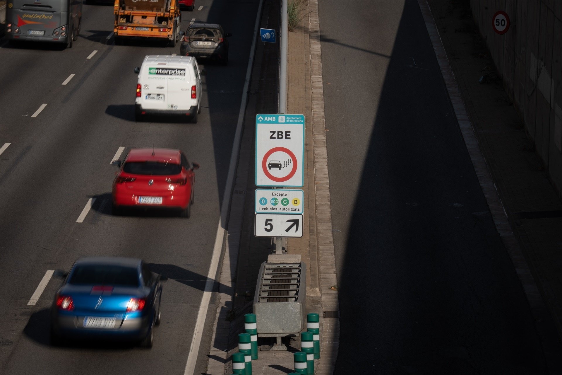 150.080 coches de segunda mano vendidos en el primer trimestre en España no pueden entrar en las ZBE