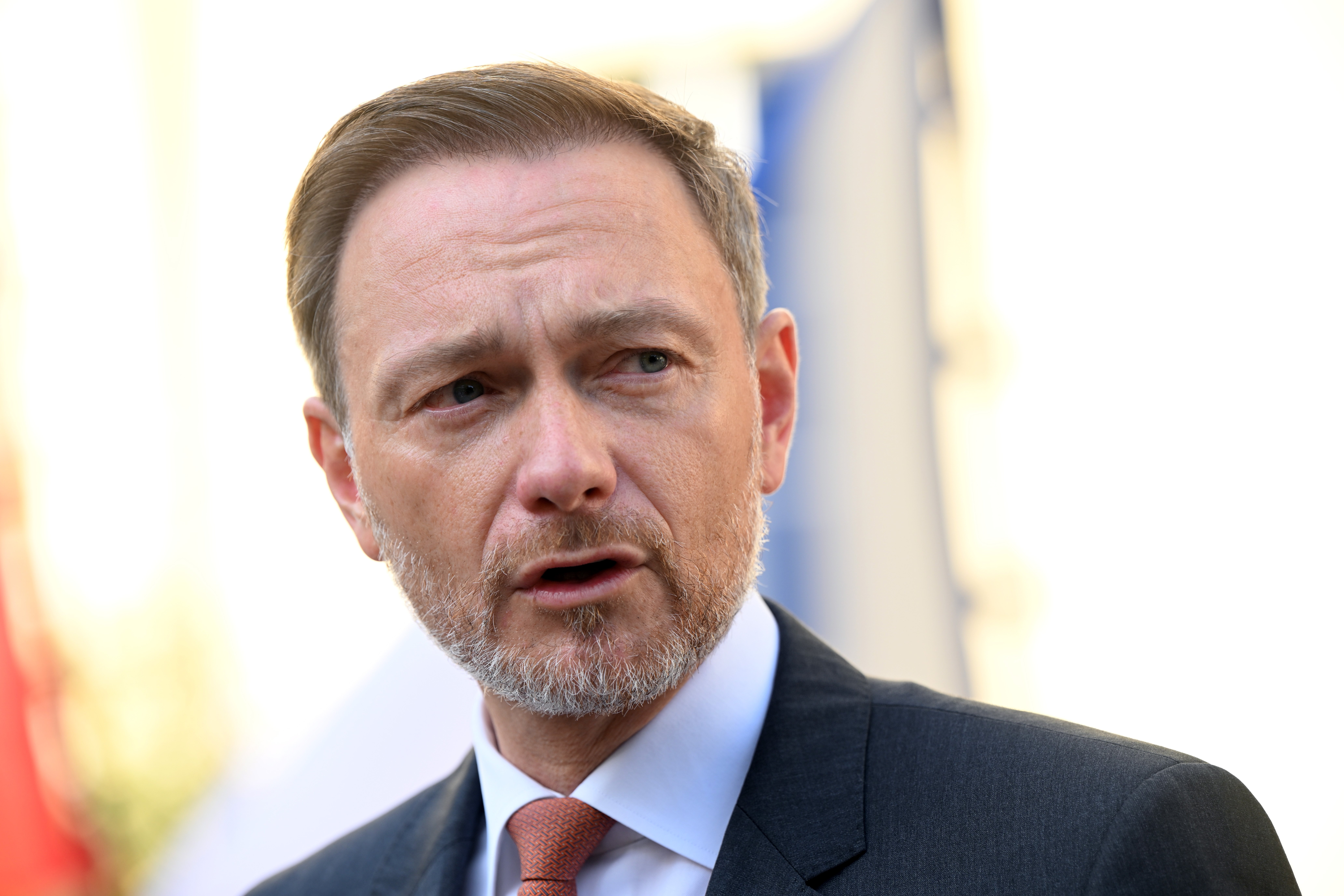 Bruselas ve anticuada la propuesta alemana para las reglas fiscales: "Es como hornear una tarta con cemento"