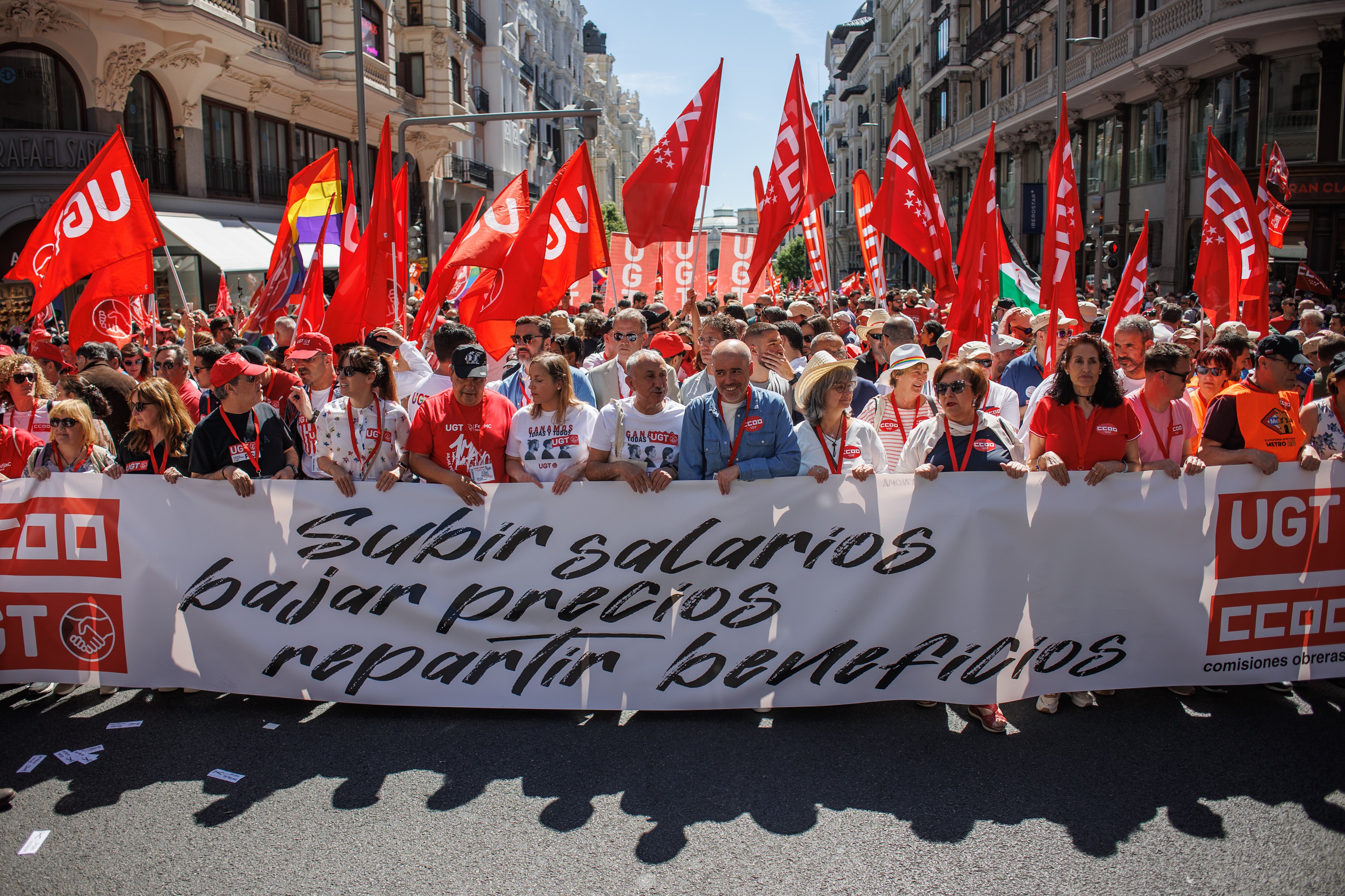 Milers de persones es manifesten el Primer de Maig per reclamar pujades salarials