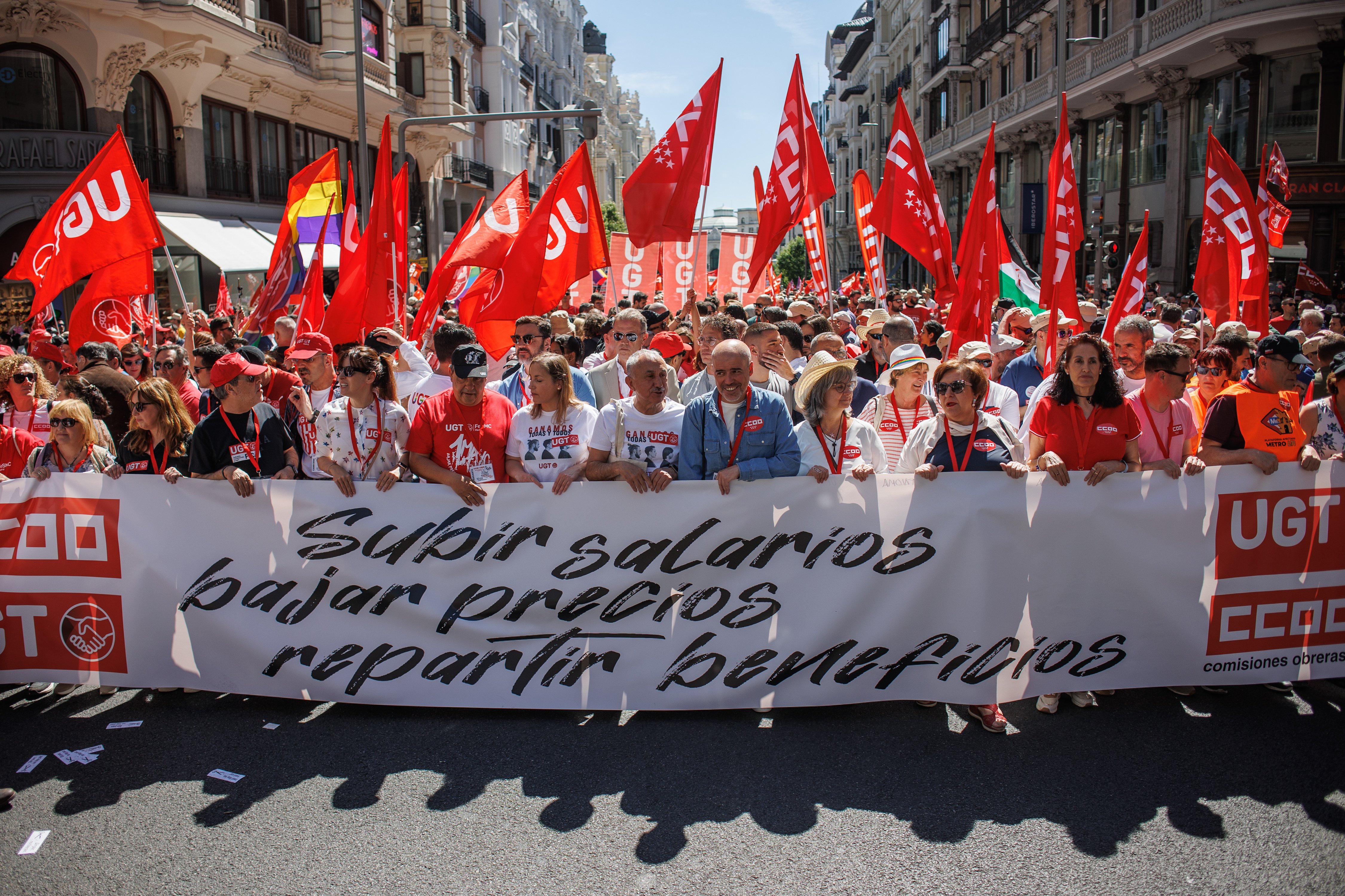 Miles de personas se manifiestan el Primero de Mayo para reclamar subidas salariales