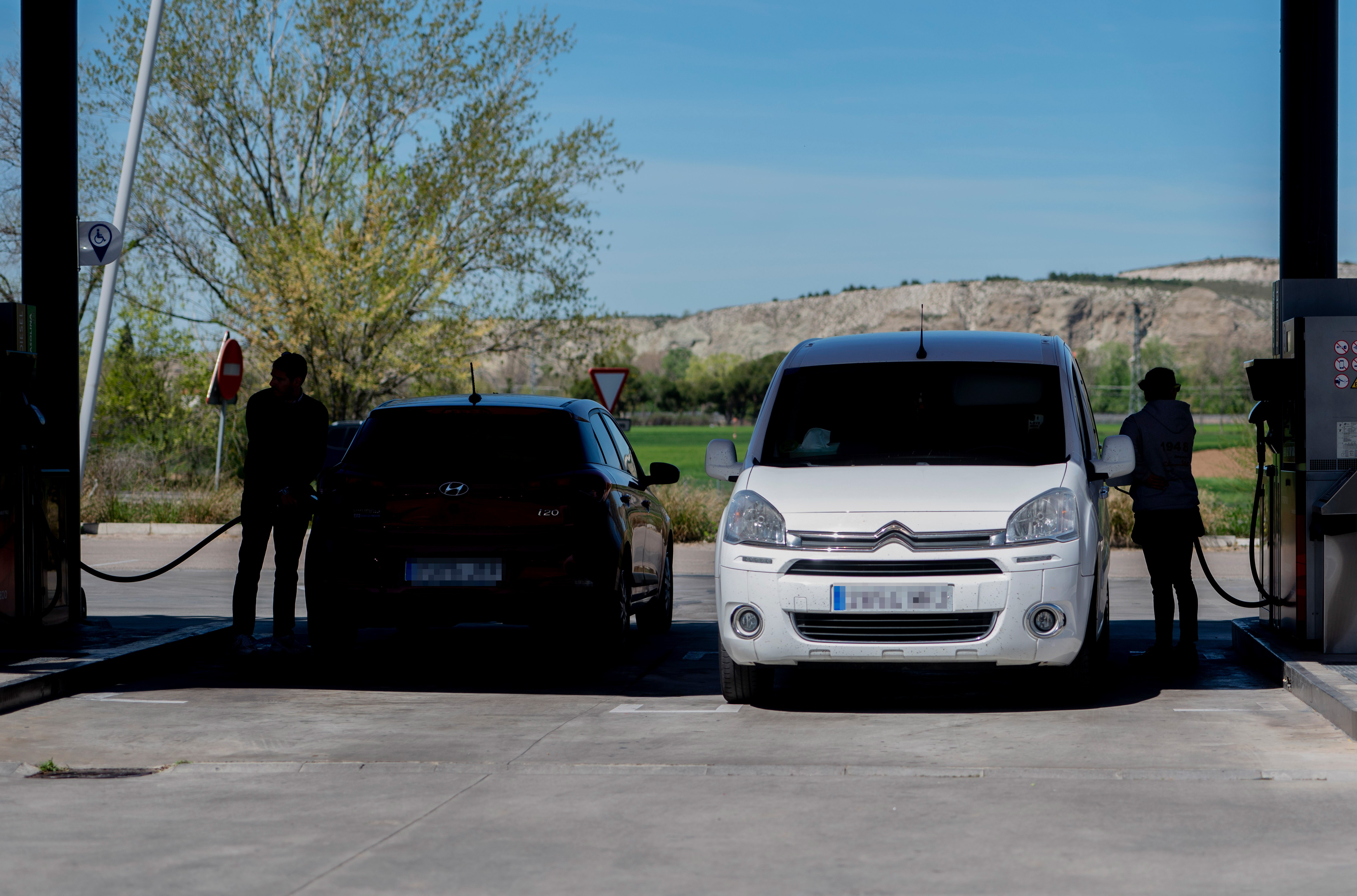 El consumo de combustibles de automoción asciende a 6,469 millones de toneladas hasta marzo