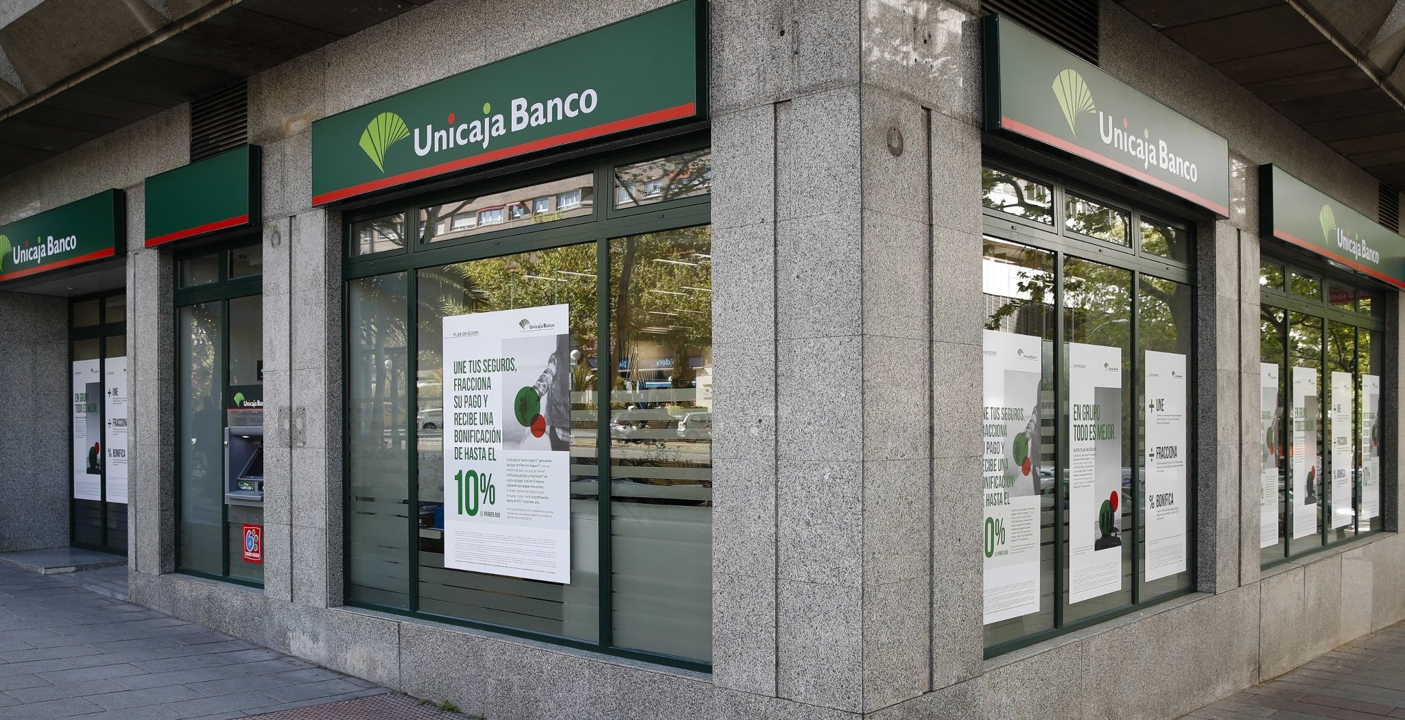 La banca passa dels dipòsits: se centra en les nòmines i regala fins a 300 euros