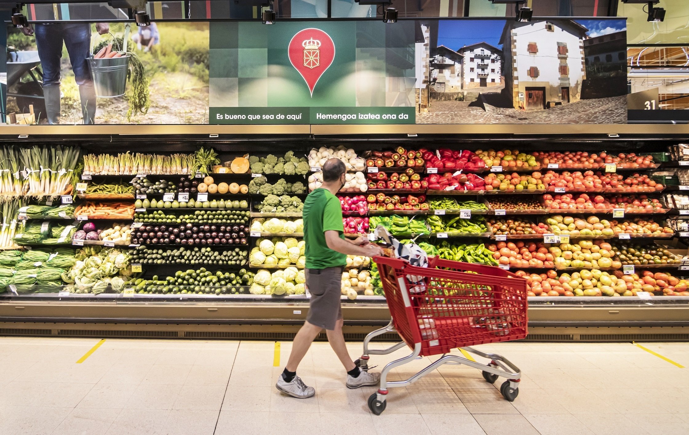 La inflació puja 8 dècimes i se situa al 4,1%, però els aliments es moderen tot i seguir un 12,9% més cars