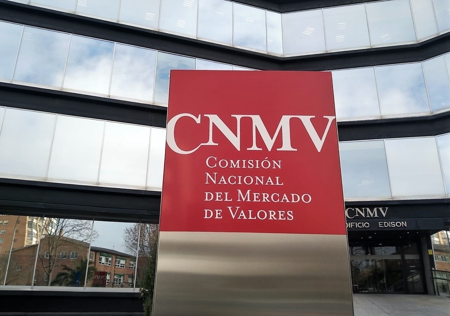 La CNMV entrenarà els seus tècnics per evitar abusos al mercat de criptomonedes