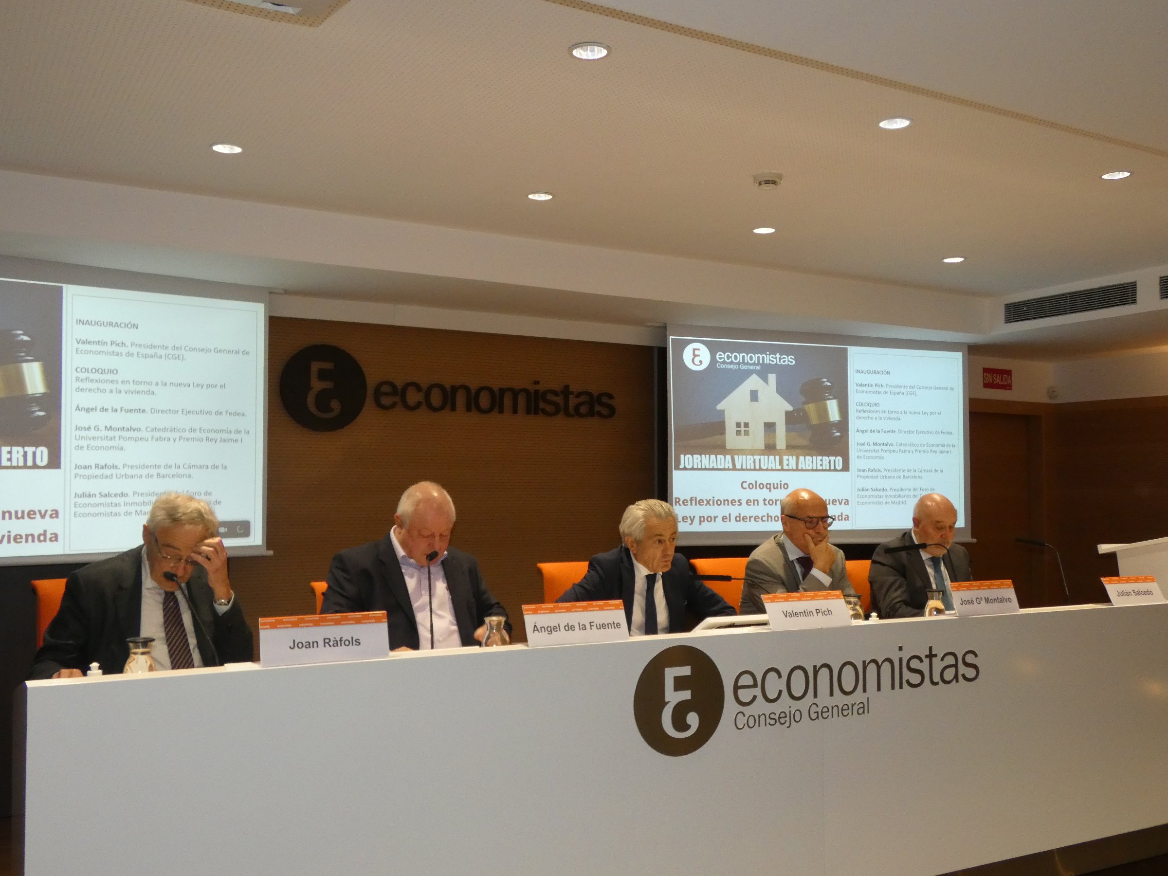 Los economistas creen que el precio de la vivienda en España está "sobrevalorado" y debe bajar