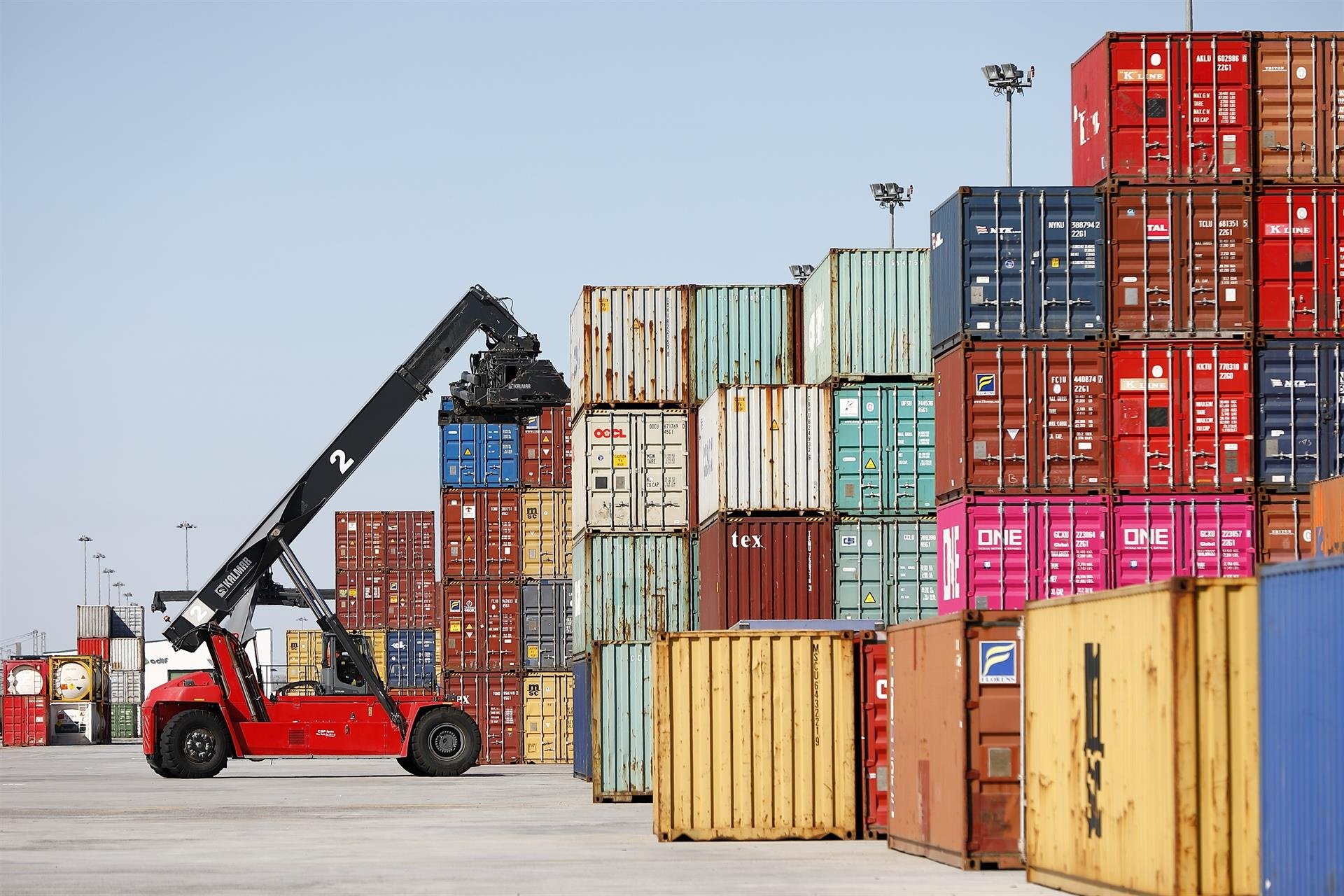 Les exportacions catalanes creixen un 22,2%, mentre que les espanyoles un 14,6%