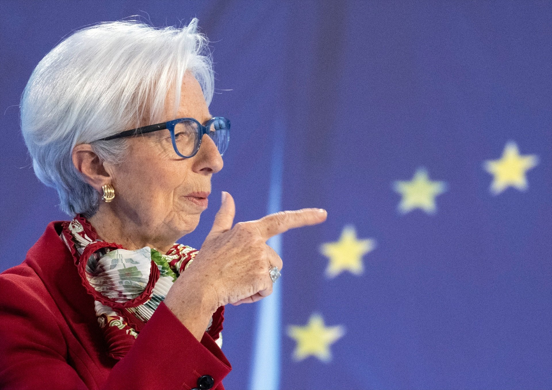 Lagarde (BCE) apunta a más subidas de tipos: "Es el momento de apretarnos el cinturón"
