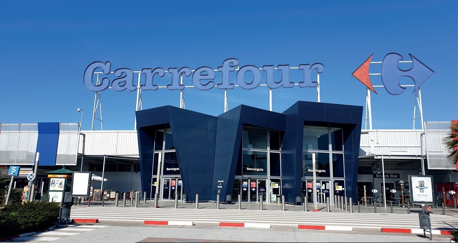 Carrefour instal·larà 330.000 metres quadrats de panells solars a 130 botigues